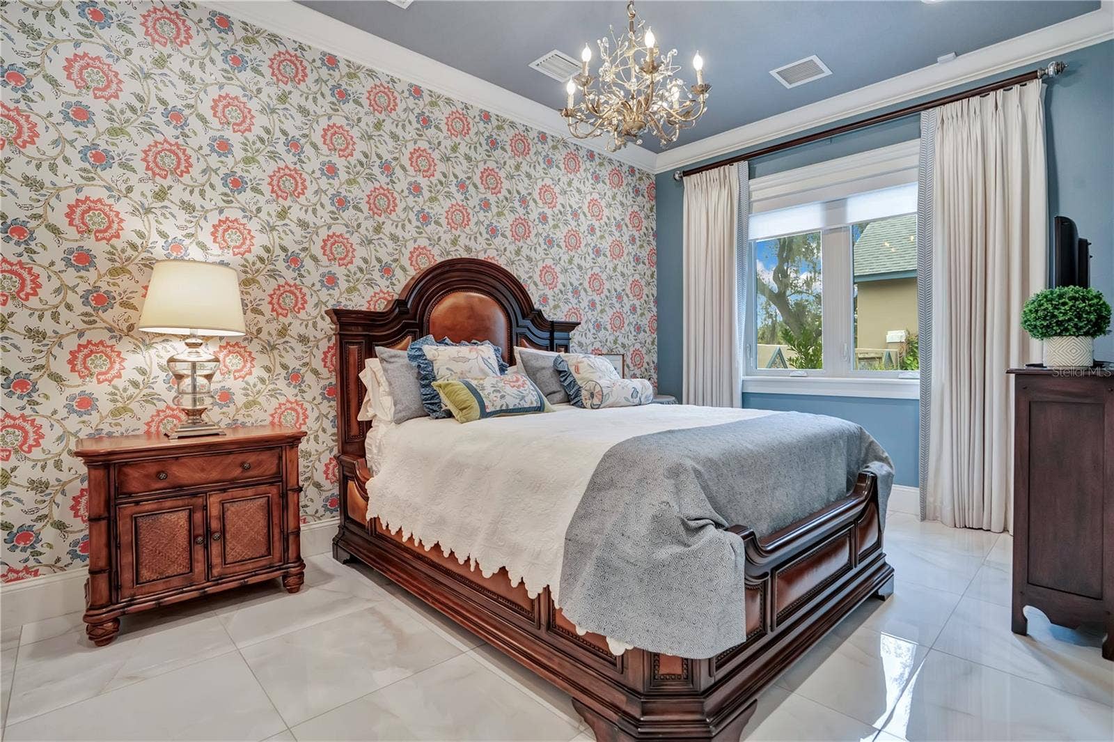 8804 BAY HILL BOULEVARD, Orlando, FL 32819 8804 BAY HILL BOULEVARD, Orlando, FL 32819