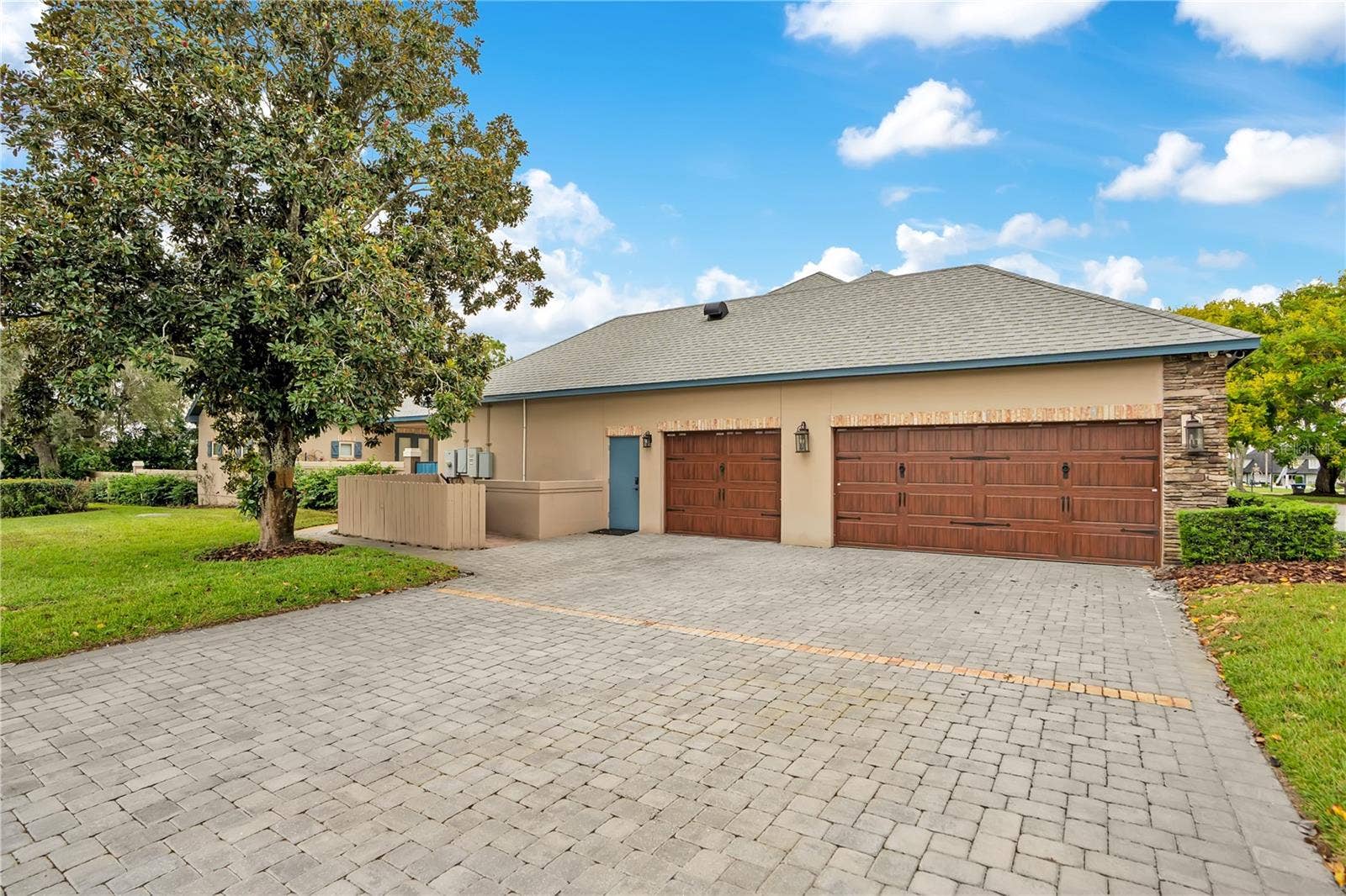 8804 BAY HILL BOULEVARD, Orlando, FL 32819 8804 BAY HILL BOULEVARD, Orlando, FL 32819
