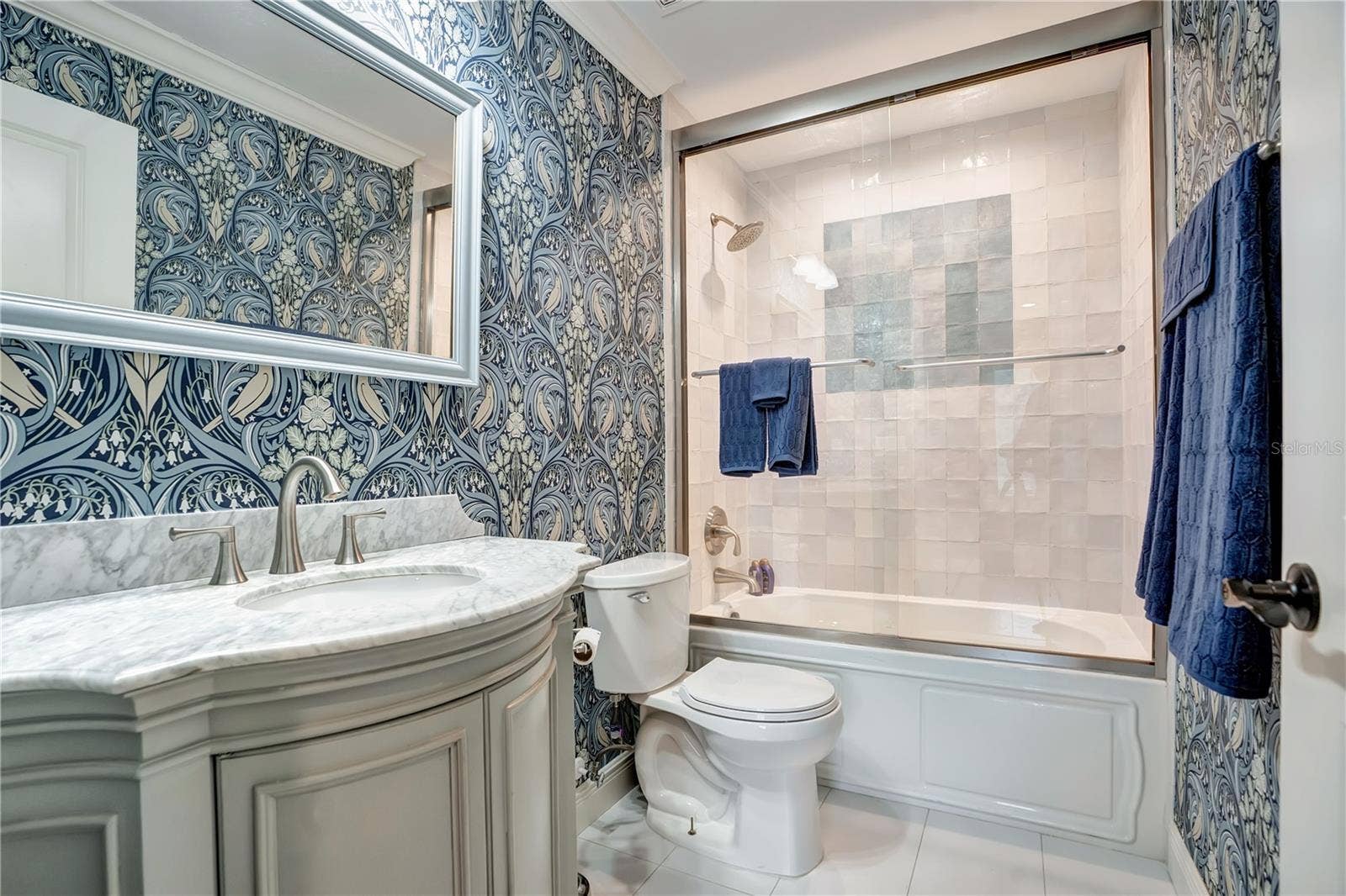 8804 BAY HILL BOULEVARD, Orlando, FL 32819 8804 BAY HILL BOULEVARD, Orlando, FL 32819