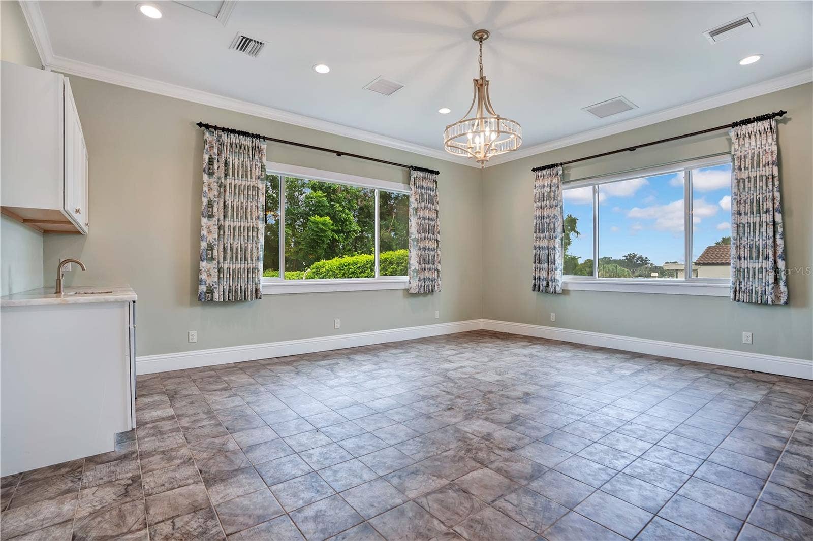 8804 BAY HILL BOULEVARD, Orlando, FL 32819 8804 BAY HILL BOULEVARD, Orlando, FL 32819