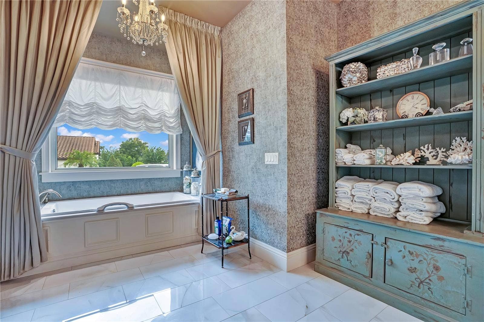 8804 BAY HILL BOULEVARD, Orlando, FL 32819 8804 BAY HILL BOULEVARD, Orlando, FL 32819