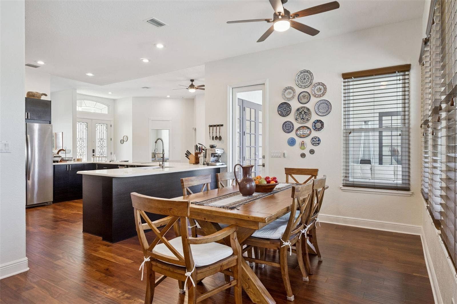 3832 HUNTERS ISLE DRIVE, Orlando, FL 32837 Spacious dinette area off kitchen.