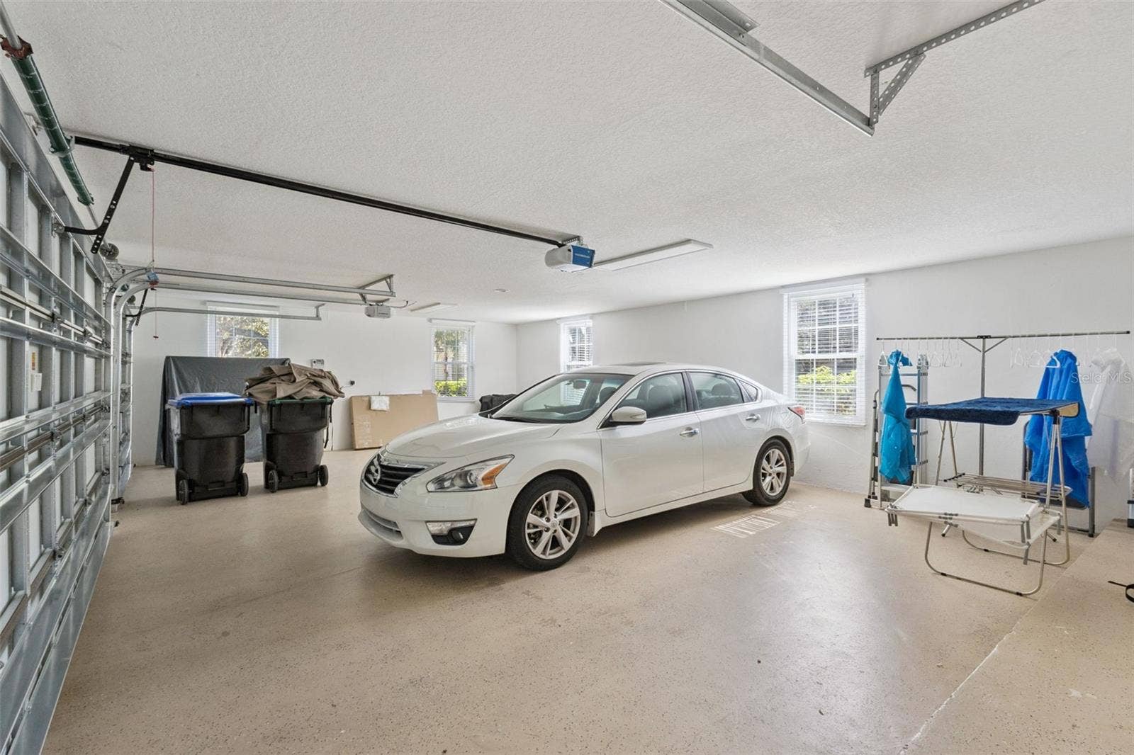 3832 HUNTERS ISLE DRIVE, Orlando, FL 32837 Garage View.