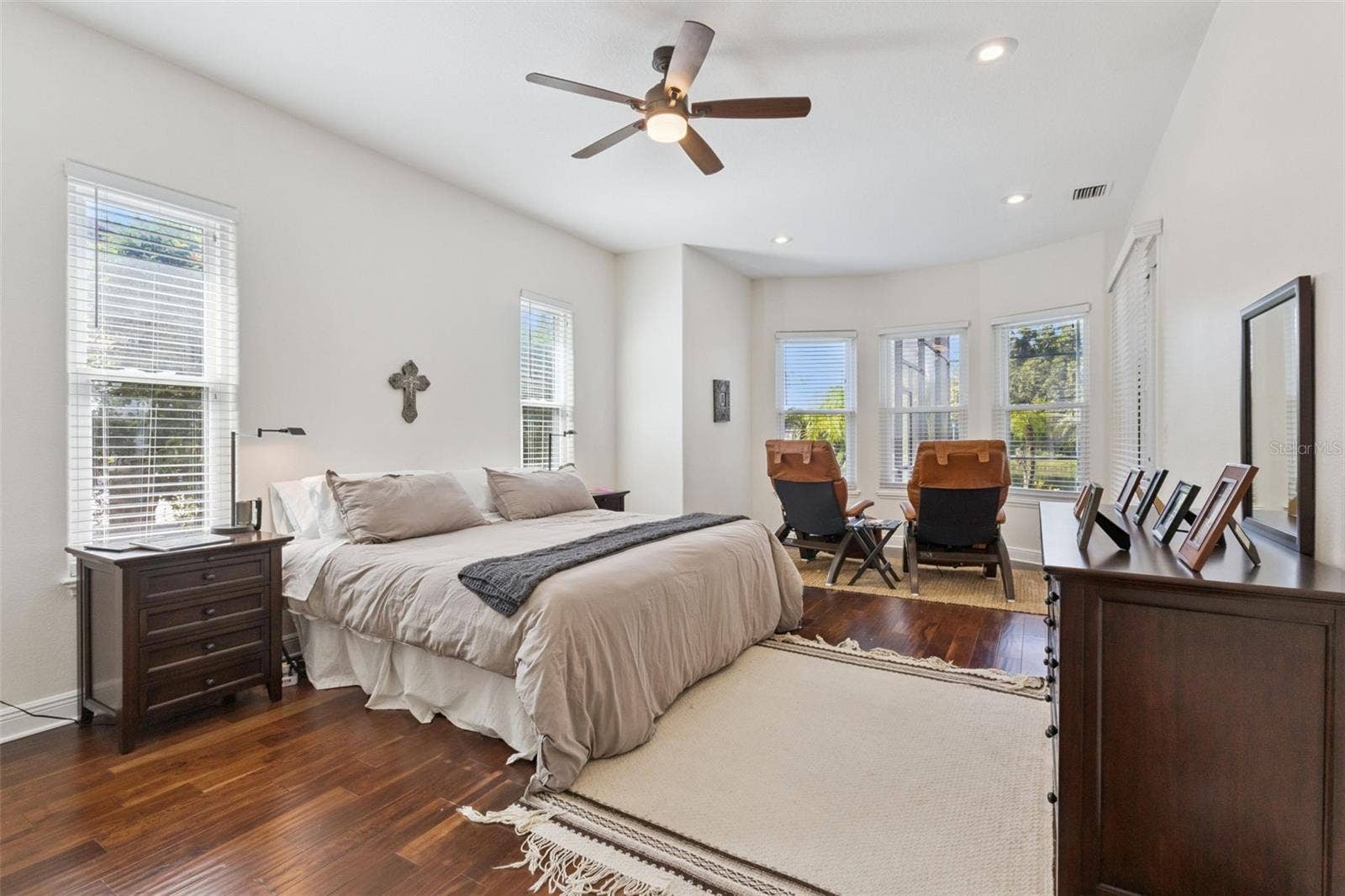 3832 HUNTERS ISLE DRIVE, Orlando, FL 32837 Oversized Primary Suite.