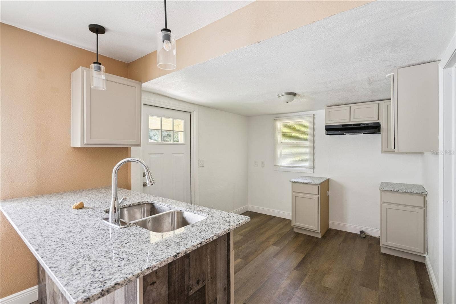 2112 LEE STREET, Orlando, FL 32805 2112 LEE STREET, Orlando, FL 32805