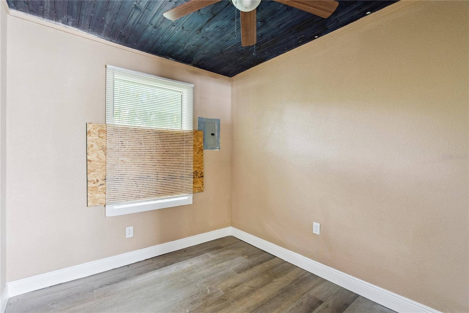2112 LEE STREET, Orlando, FL 32805 2112 LEE STREET, Orlando, FL 32805