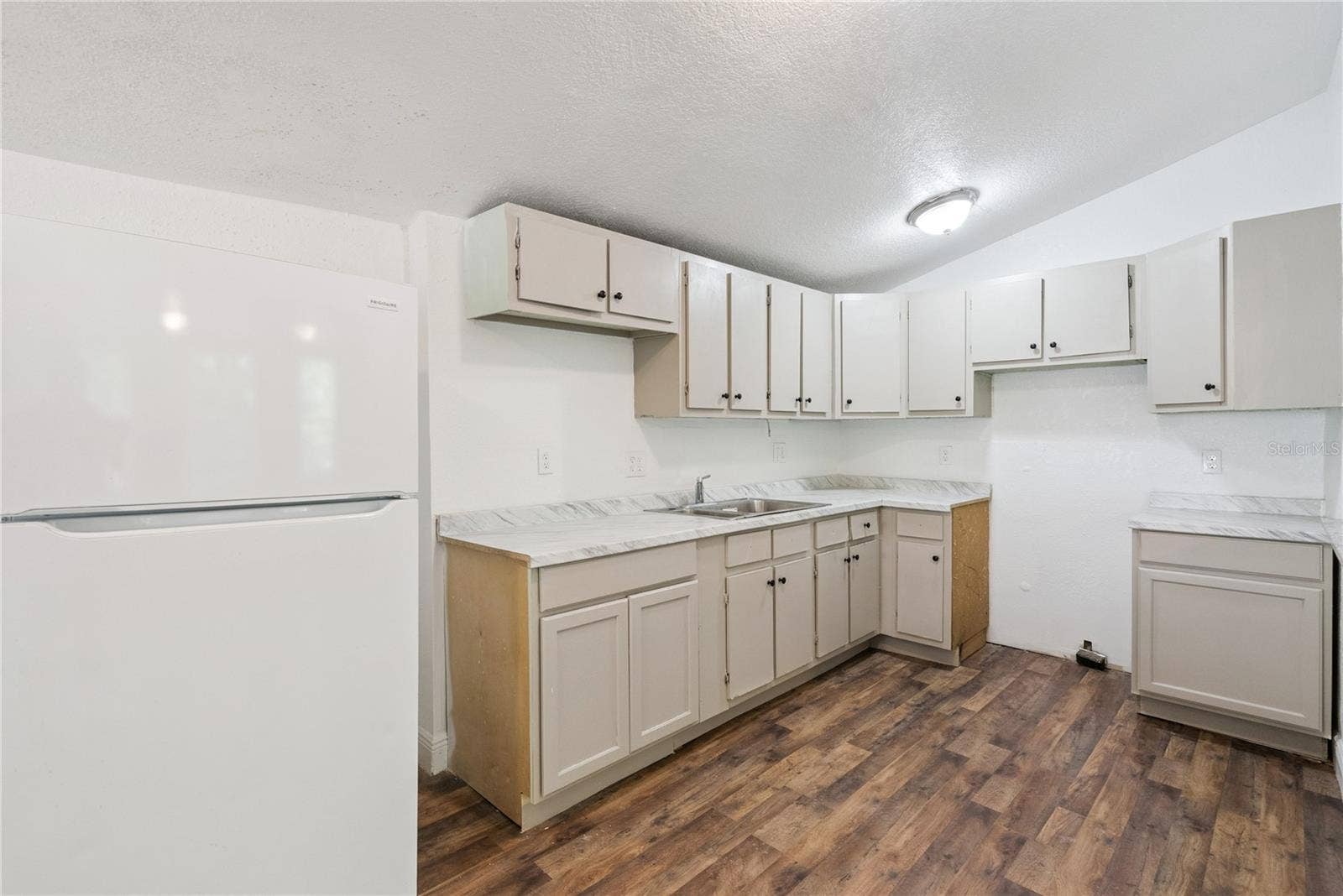 2112 LEE STREET, Orlando, FL 32805 2112 LEE STREET, Orlando, FL 32805