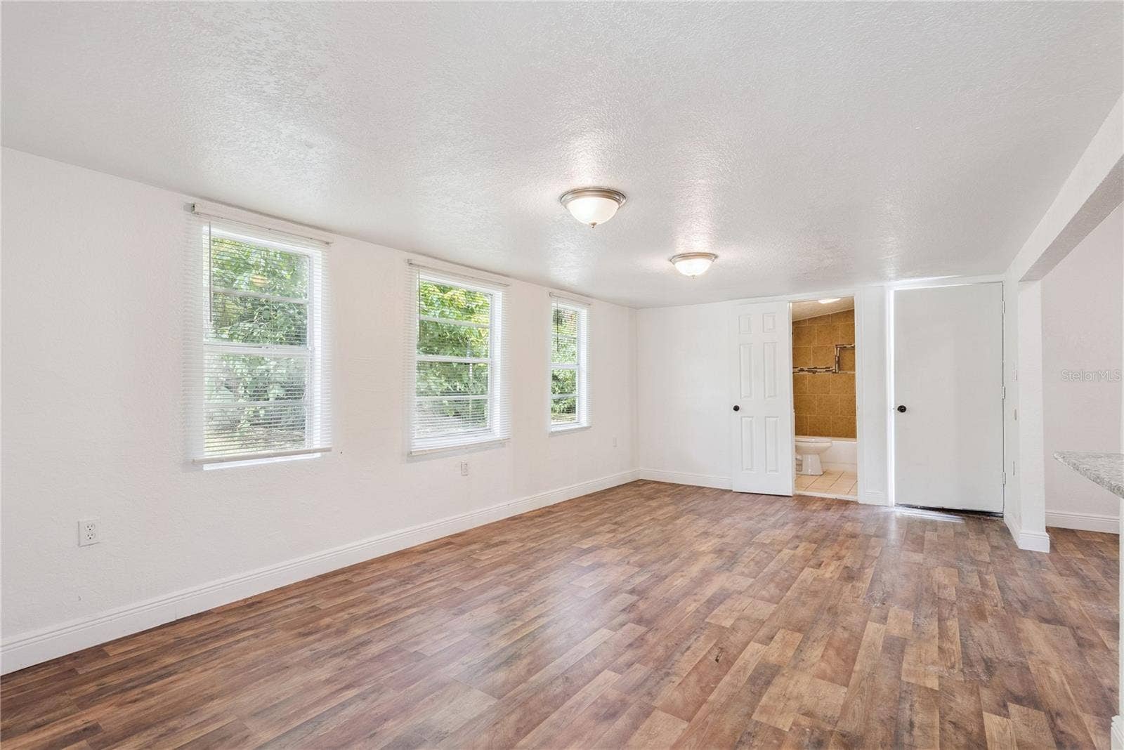 2112 LEE STREET, Orlando, FL 32805 2112 LEE STREET, Orlando, FL 32805