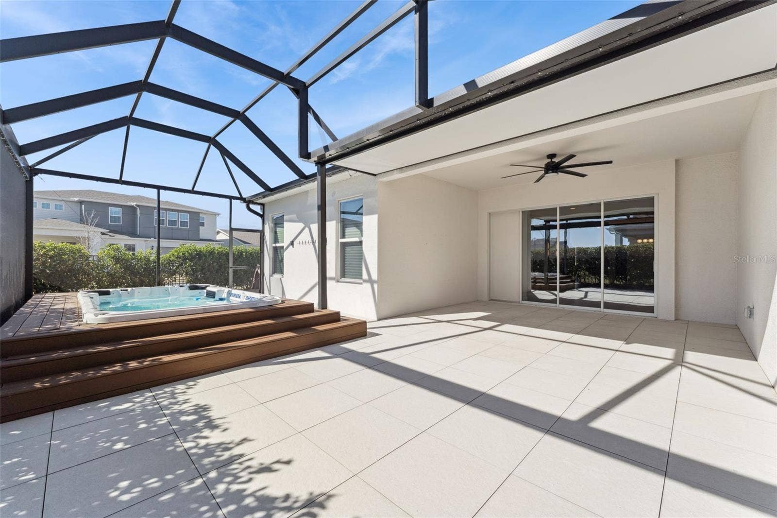 19058 PLANETREE STREET, Orlando, FL 32827 Expansive screened lanai offering plenty of outdoor living space.