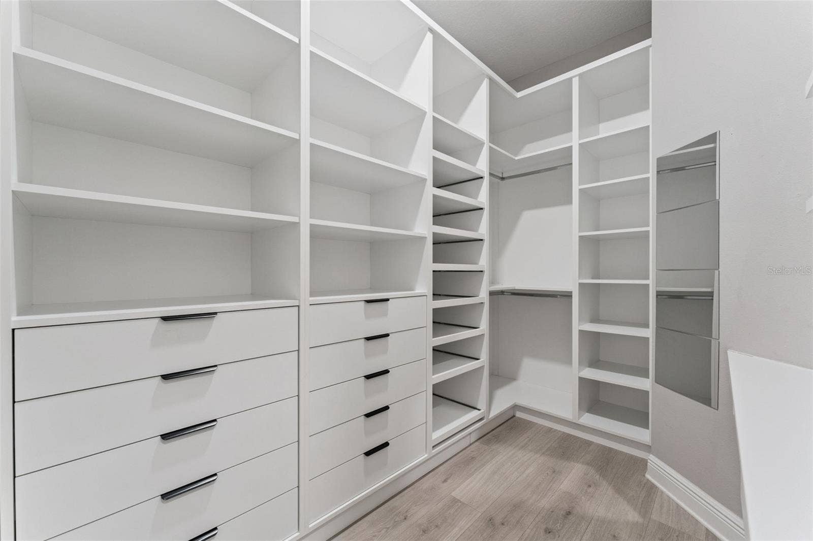 19058 PLANETREE STREET, Orlando, FL 32827 Large walk-in closet offering excellent storage and organization space.