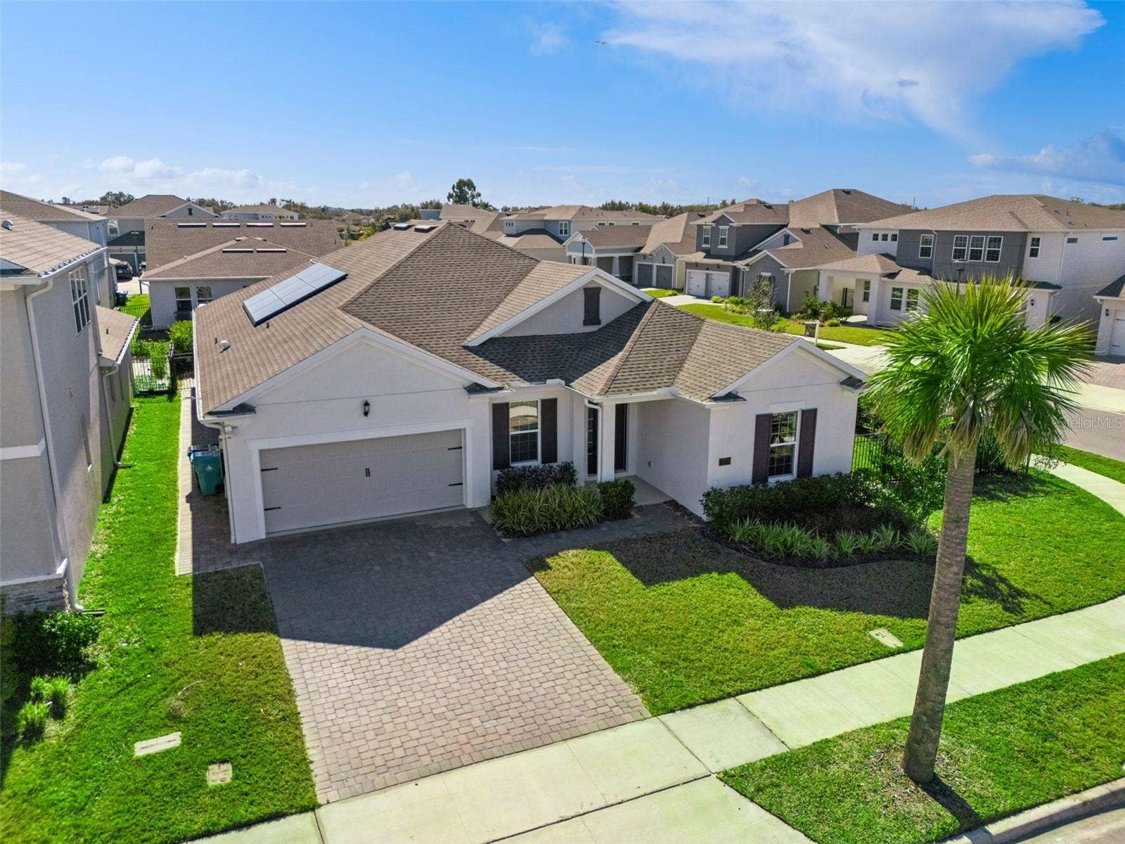 19058 PLANETREE STREET, Orlando, FL 32827 Welcome Home! Beautiful Florida home with spacious outdoor living.
