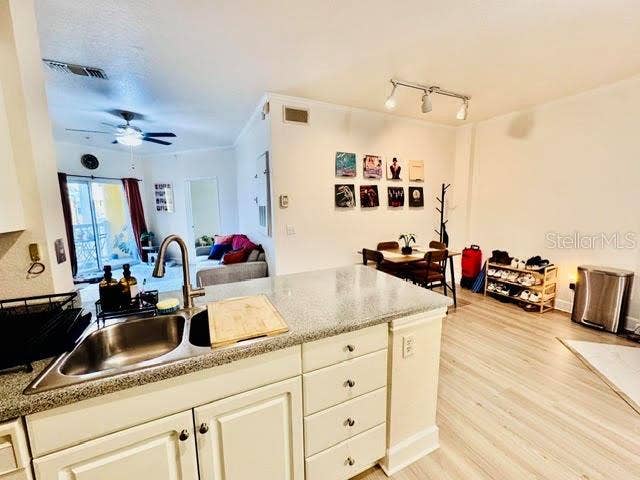 860 N ORANGE AVENUE, #328, Orlando, FL 32801