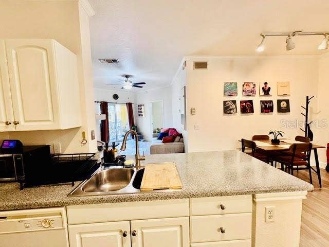 860 N ORANGE AVENUE, #328, Orlando, FL 32801