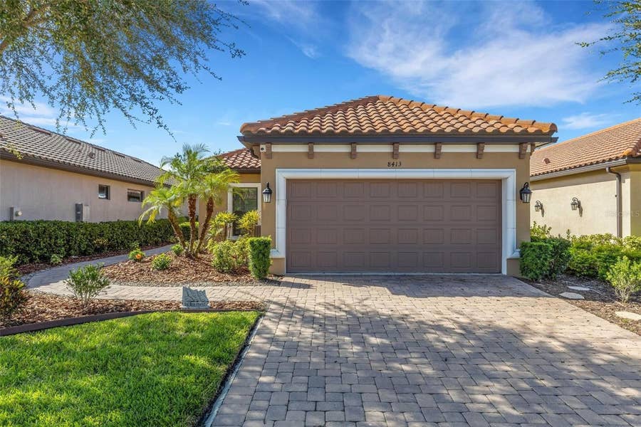 Property photo for 8413 ALBERATA VISTA DRIVE, Tampa, FL