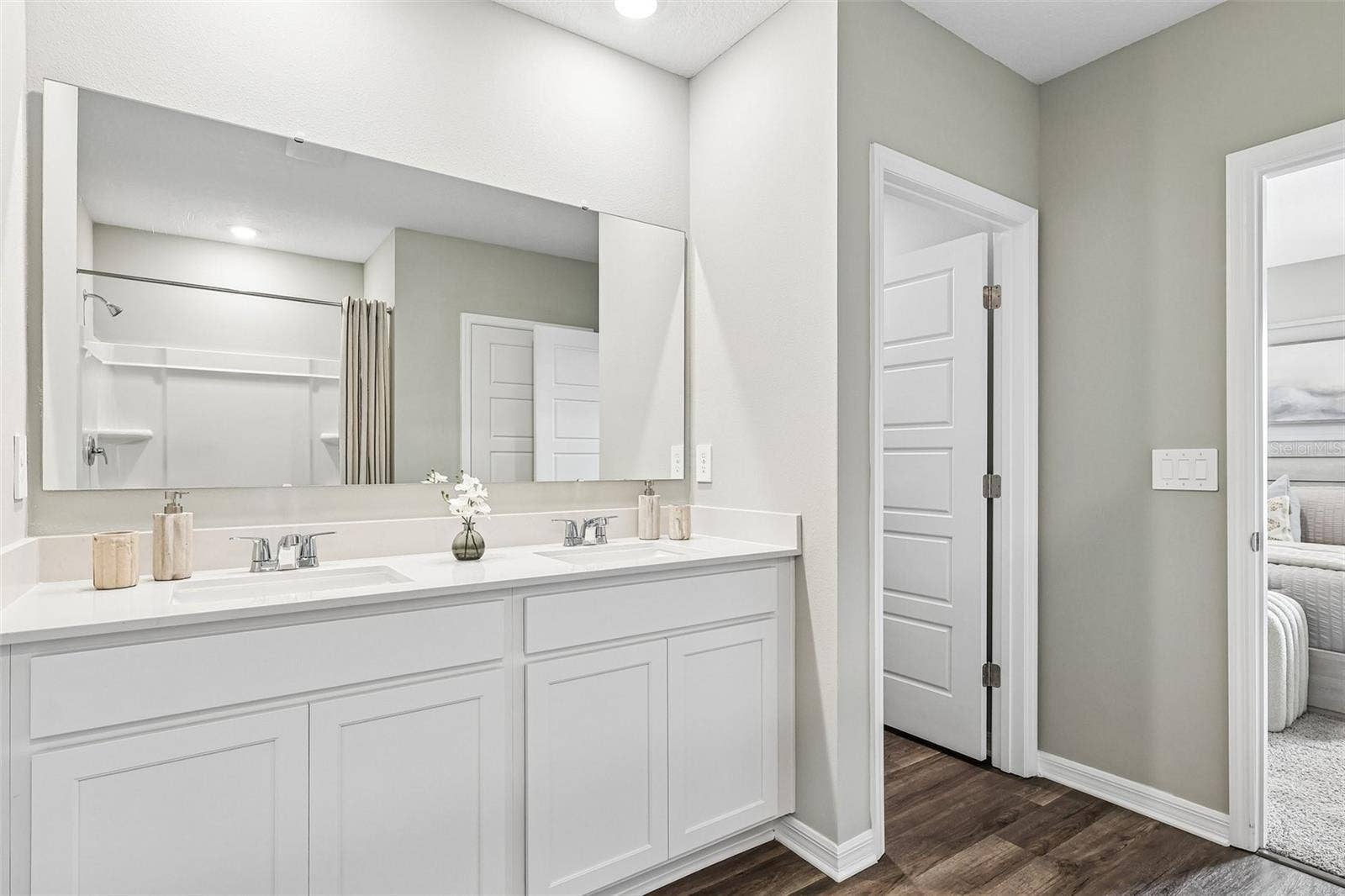 6055 NAVONA WAY, Winter Haven, FL 33884 6055 NAVONA WAY, Winter Haven, FL 33884