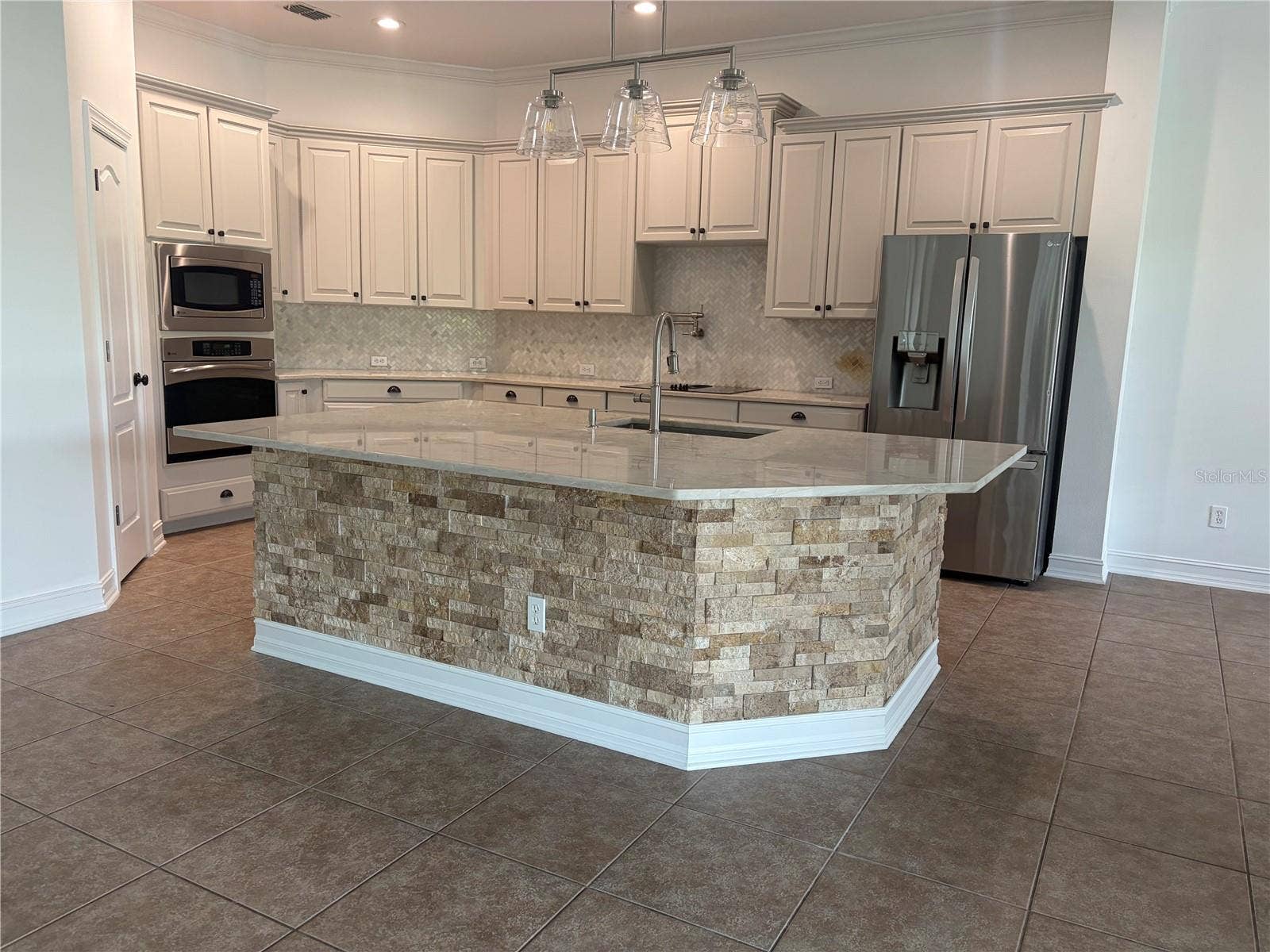 4244 ISLE VISTA AVENUE, Belle Isle, FL 32812 4244 ISLE VISTA AVENUE, Belle Isle, FL 32812