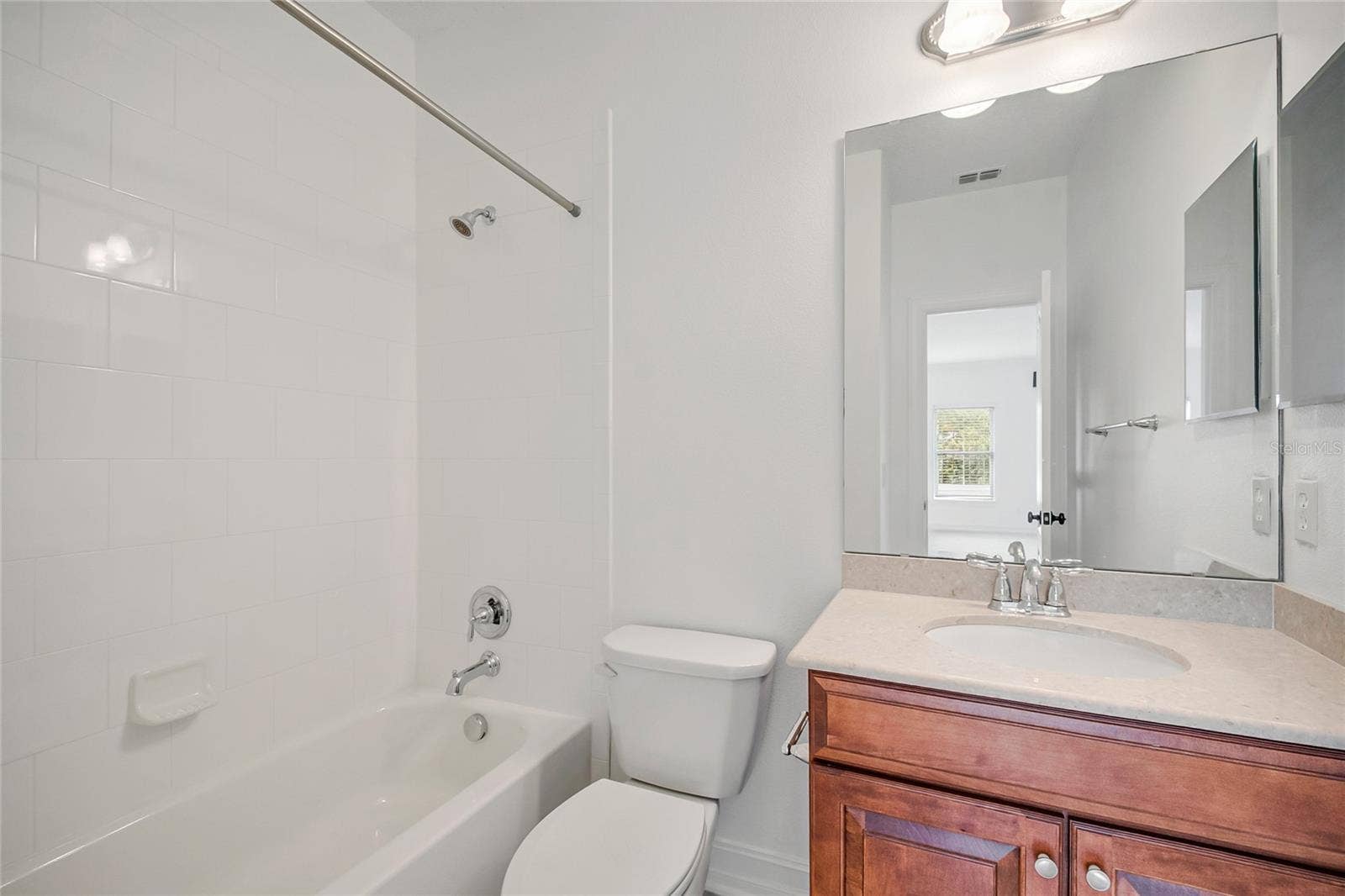 4244 ISLE VISTA AVENUE, Belle Isle, FL 32812 BONUS ROOM SECOND FLOOR 4TH FULL BATHROOM
