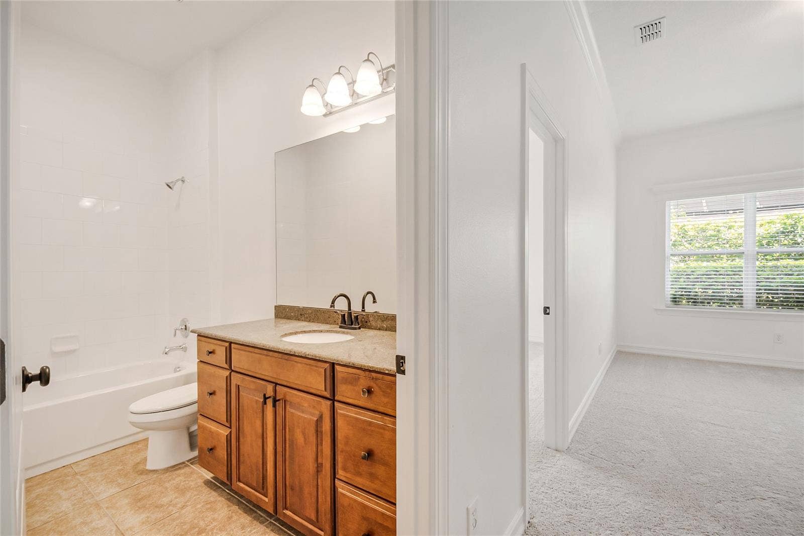 4244 ISLE VISTA AVENUE, Belle Isle, FL 32812 FULL BATH # 3