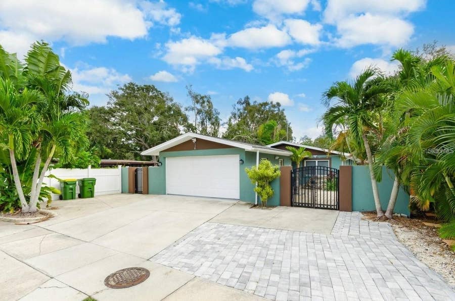 Property photo for 2598 WOOD STREET, Sarasota, FL
