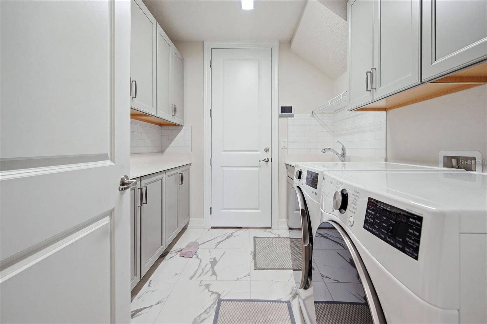 7643 WANDERING WAY, Orlando, FL 32836 7643 WANDERING WAY, Orlando, FL 32836