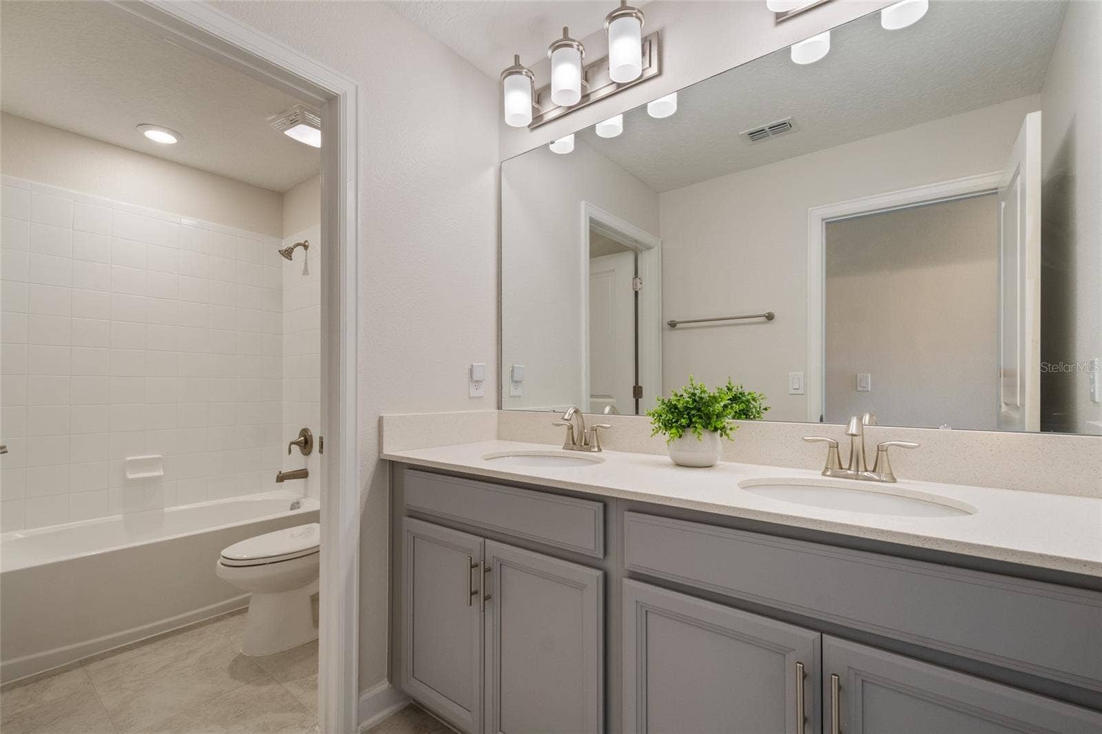 10192 LOVEGRASS LANE, Orlando, FL 32832