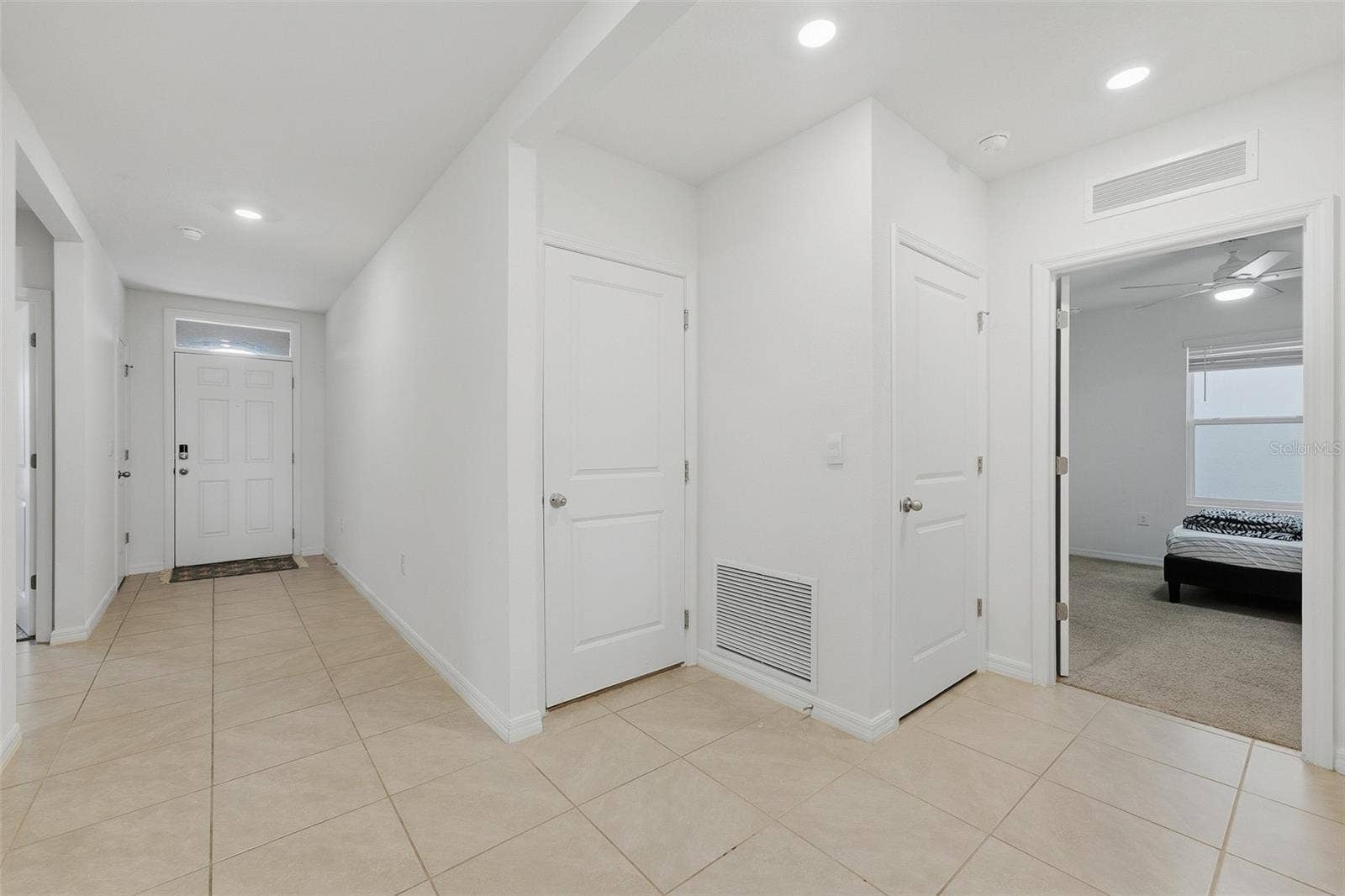 4171 BASINSIDE COURT, Sanford, FL 32771 Hall Way