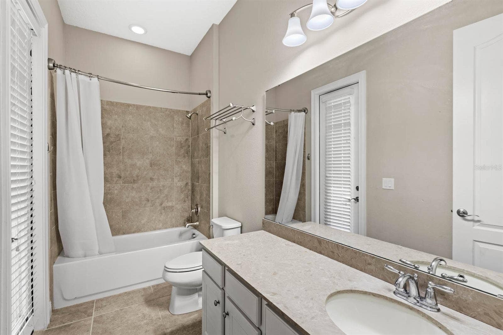 31722 RED TAIL BOULEVARD, Sorrento, FL 32776 31722 RED TAIL BOULEVARD, Sorrento, FL 32776