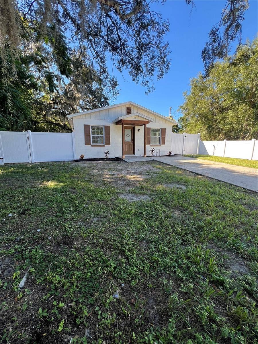 1314 ROBIE AVENUE, Mount Dora, FL 32757 1314 ROBIE AVENUE, Mount Dora, FL 32757