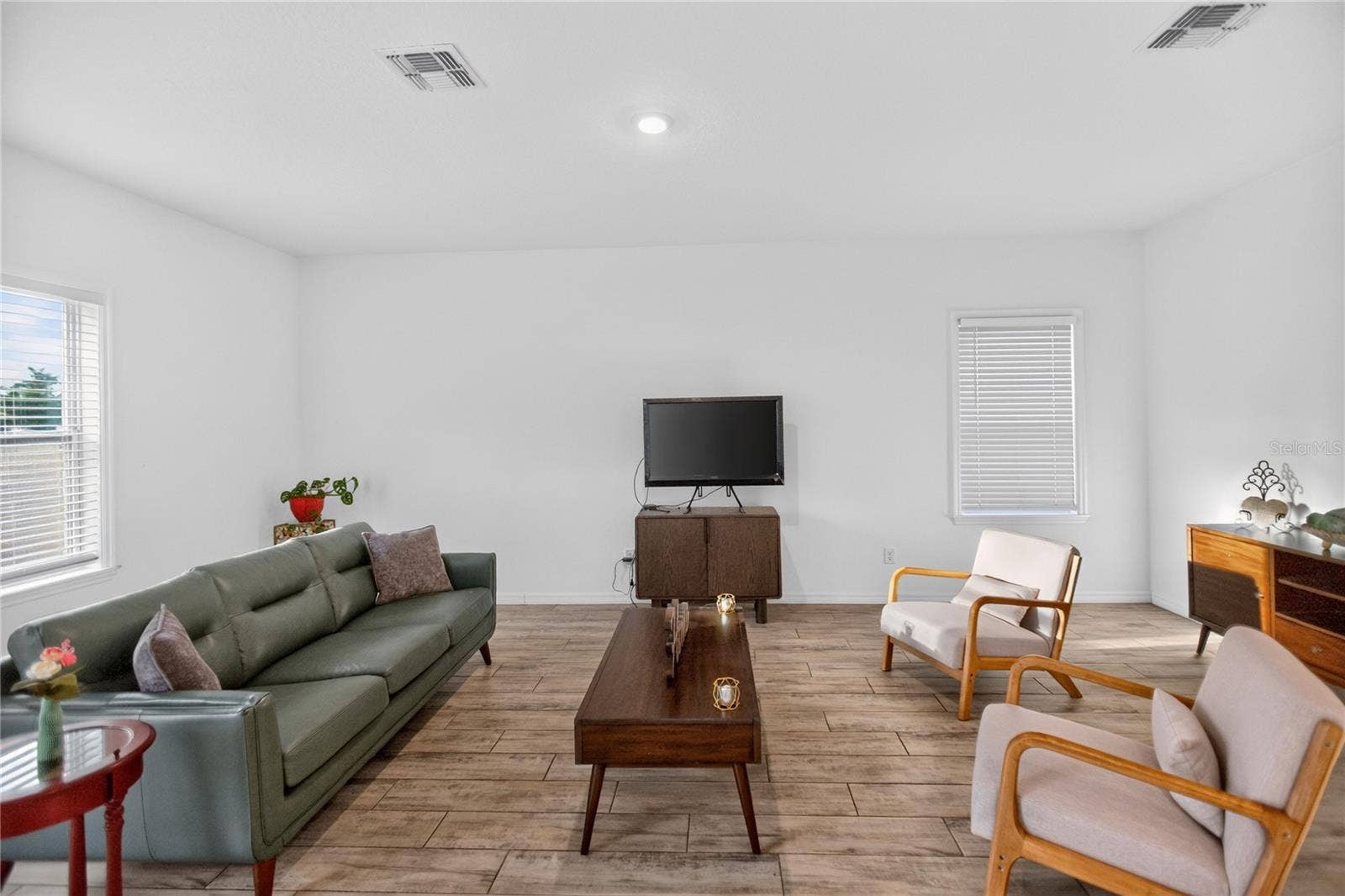 2008 BUCKHANON TRAIL, Deland, FL 32720 2008 BUCKHANON TRAIL, Deland, FL 32720