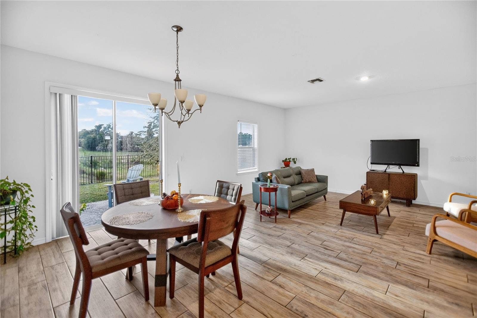 2008 BUCKHANON TRAIL, Deland, FL 32720 2008 BUCKHANON TRAIL, Deland, FL 32720