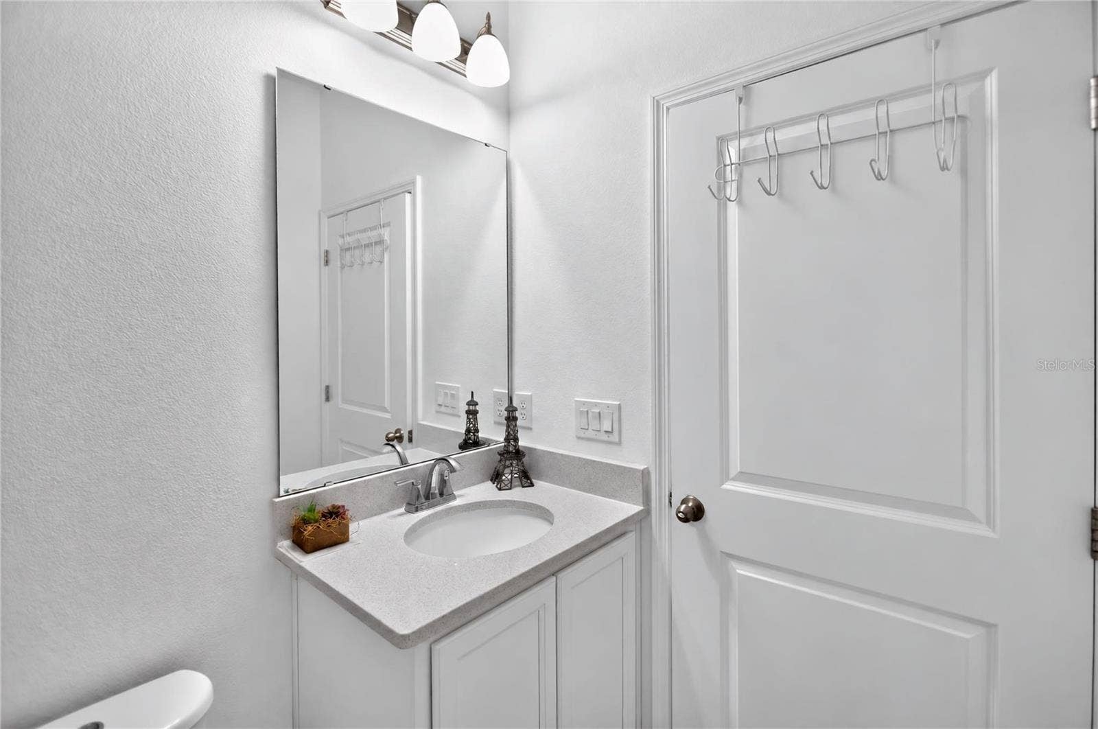2008 BUCKHANON TRAIL, Deland, FL 32720 2008 BUCKHANON TRAIL, Deland, FL 32720