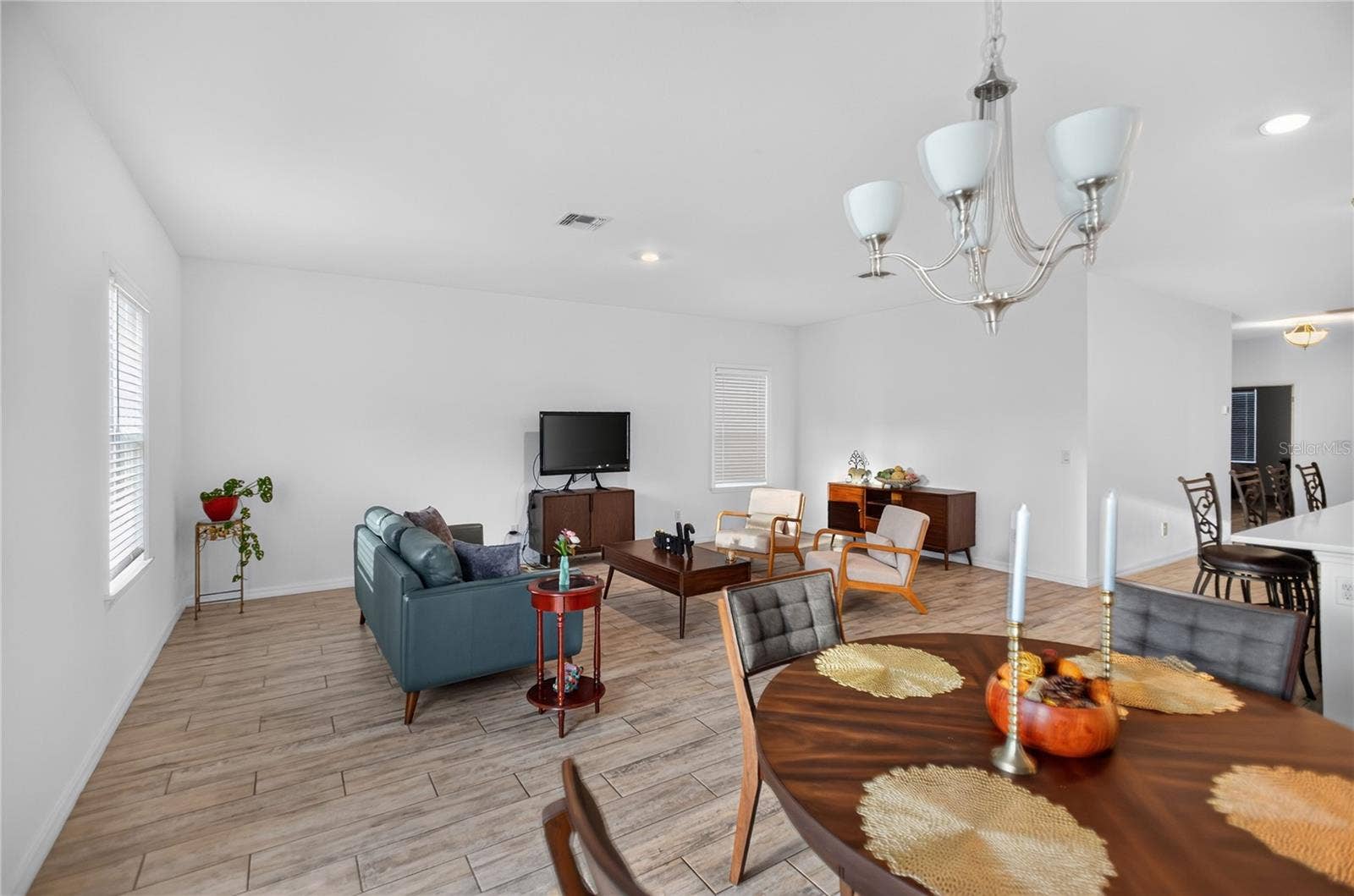 2008 BUCKHANON TRAIL, Deland, FL 32720 2008 BUCKHANON TRAIL, Deland, FL 32720