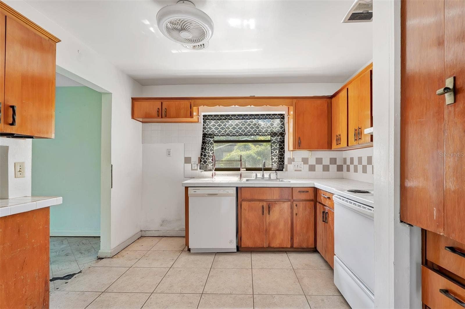 4800 BEACH BOULEVARD, Orlando, FL 32803 4800 BEACH BOULEVARD, Orlando, FL 32803