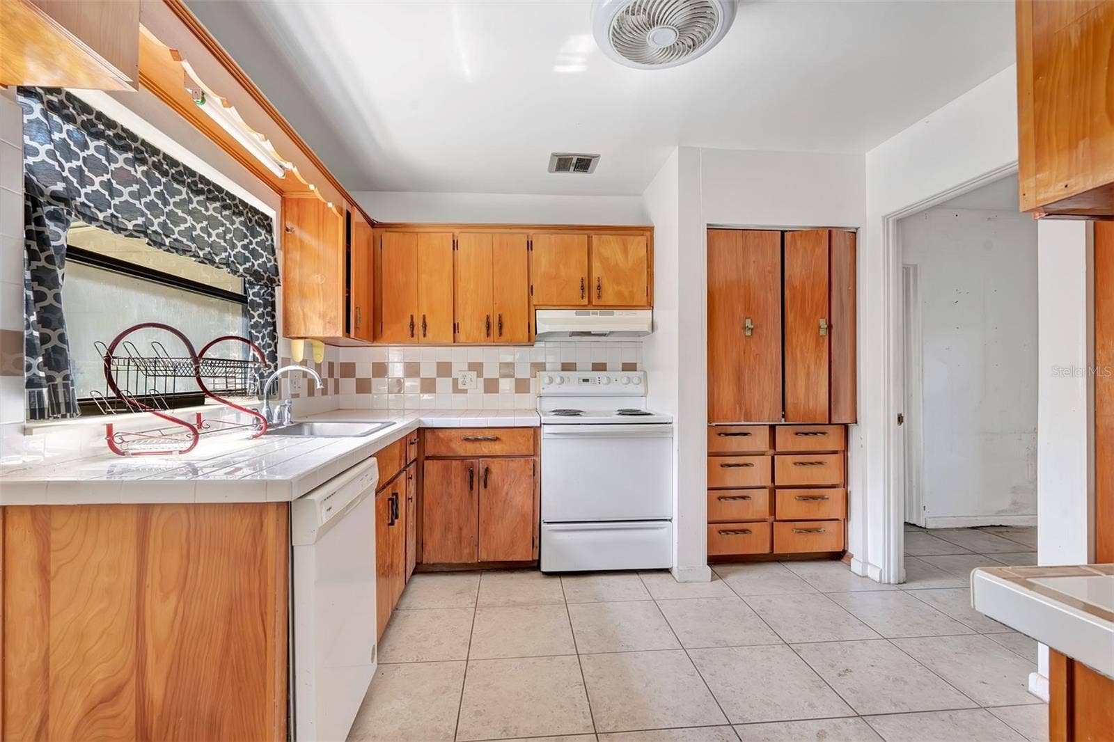 4800 BEACH BOULEVARD, Orlando, FL 32803 4800 BEACH BOULEVARD, Orlando, FL 32803