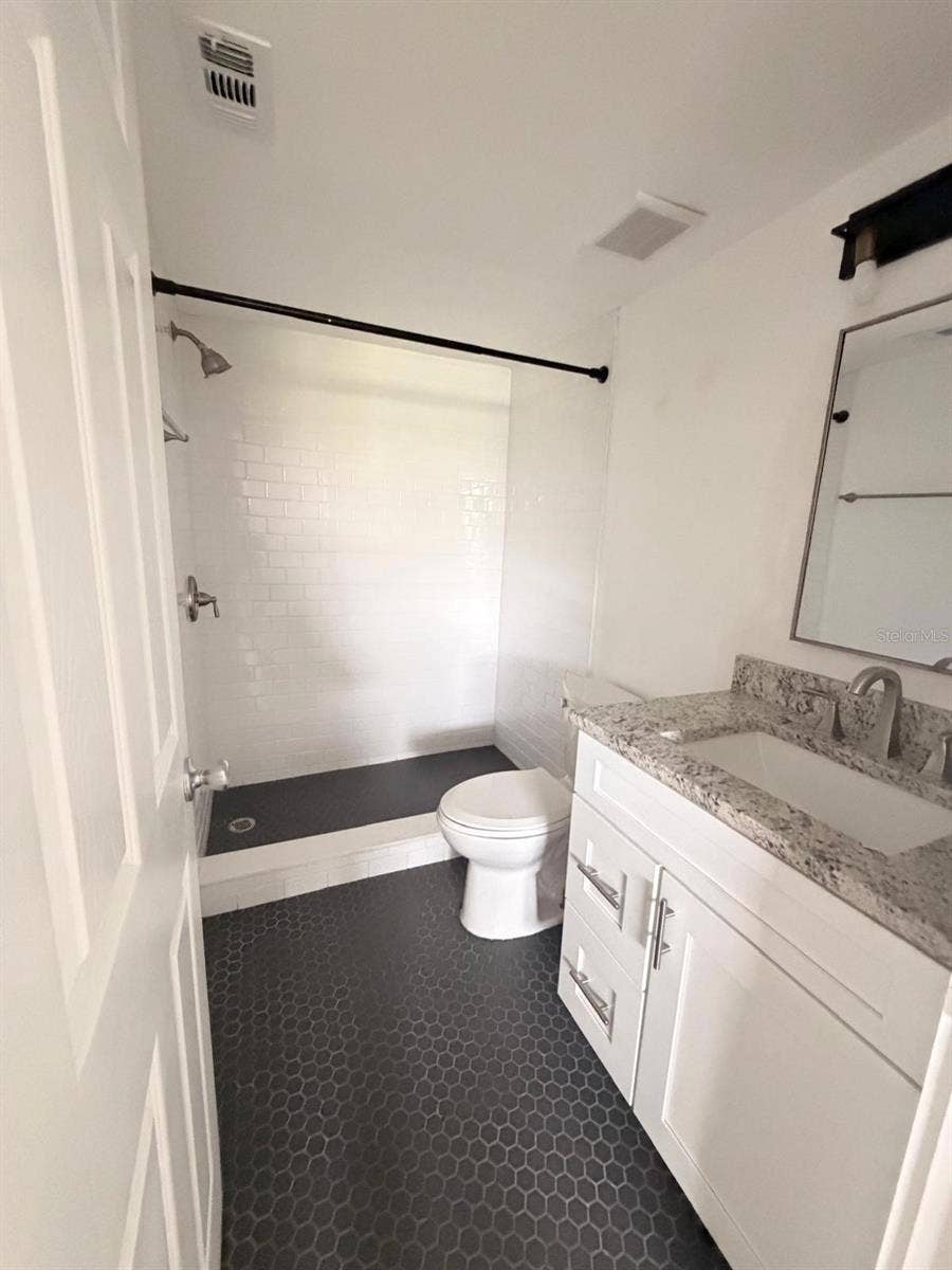 3711 W IOWA AVENUE, #218, Tampa, FL 33611 3711 W IOWA AVENUE, #218, Tampa, FL 33611