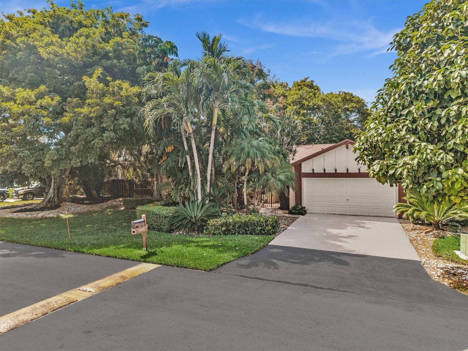 5440 SW 155TH COURT, Miami, FL 33185 5440 SW 155TH COURT, Miami, FL 33185