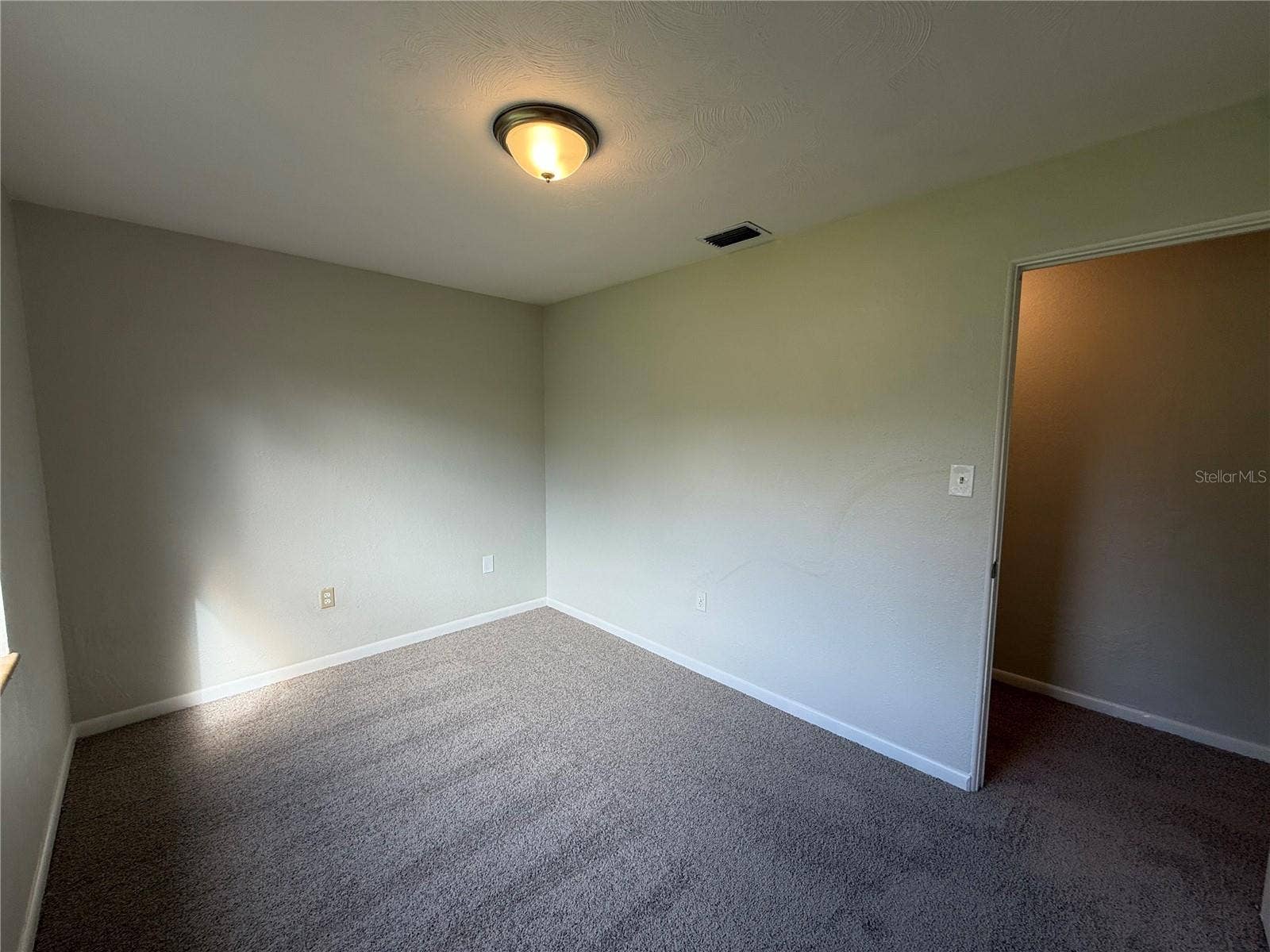 411 W SEMINOLE AVENUE, Eustis, FL 32726 411 W SEMINOLE AVENUE, Eustis, FL 32726