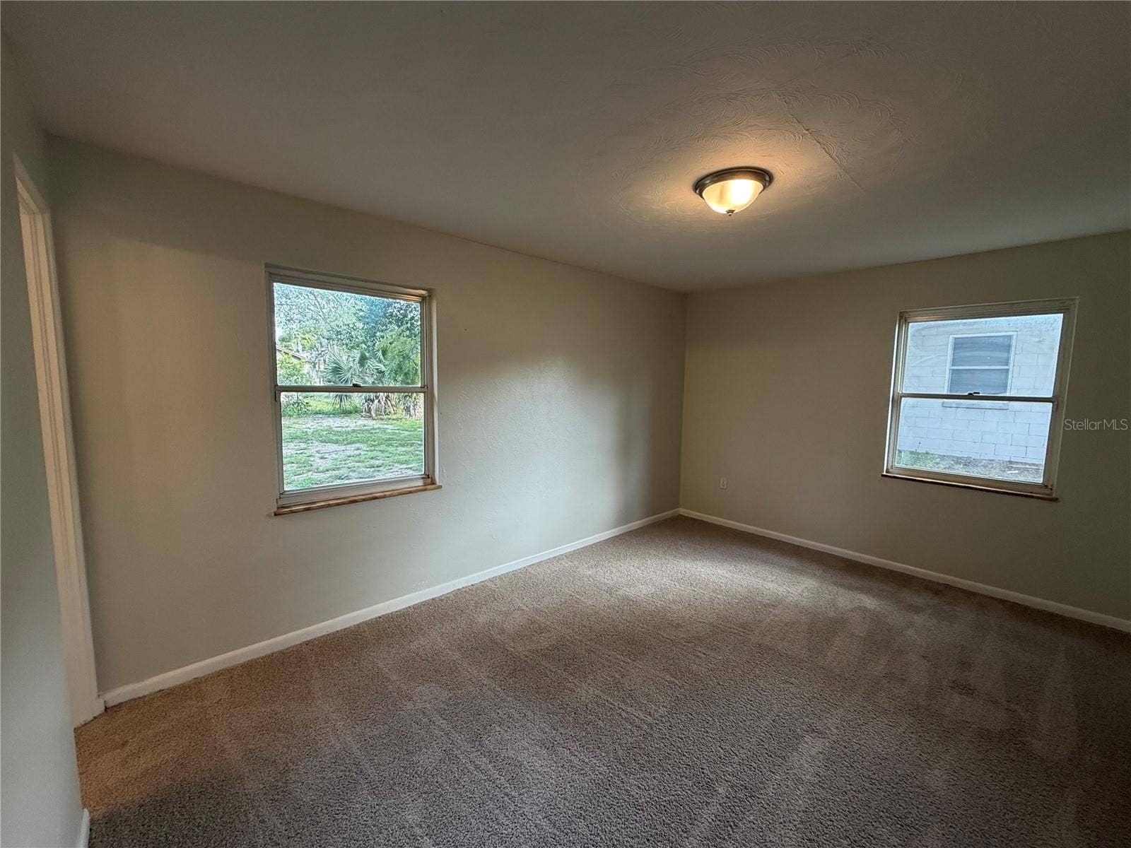 411 W SEMINOLE AVENUE, Eustis, FL 32726 411 W SEMINOLE AVENUE, Eustis, FL 32726