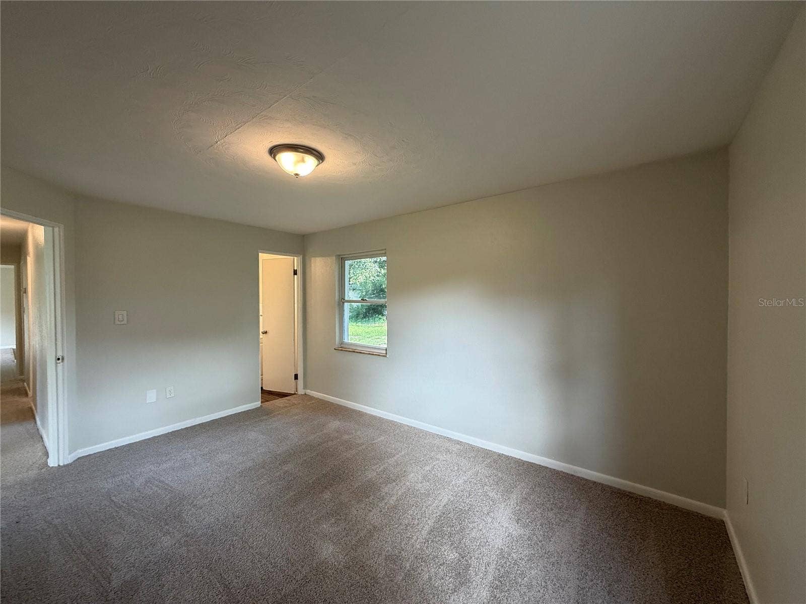 411 W SEMINOLE AVENUE, Eustis, FL 32726 411 W SEMINOLE AVENUE, Eustis, FL 32726