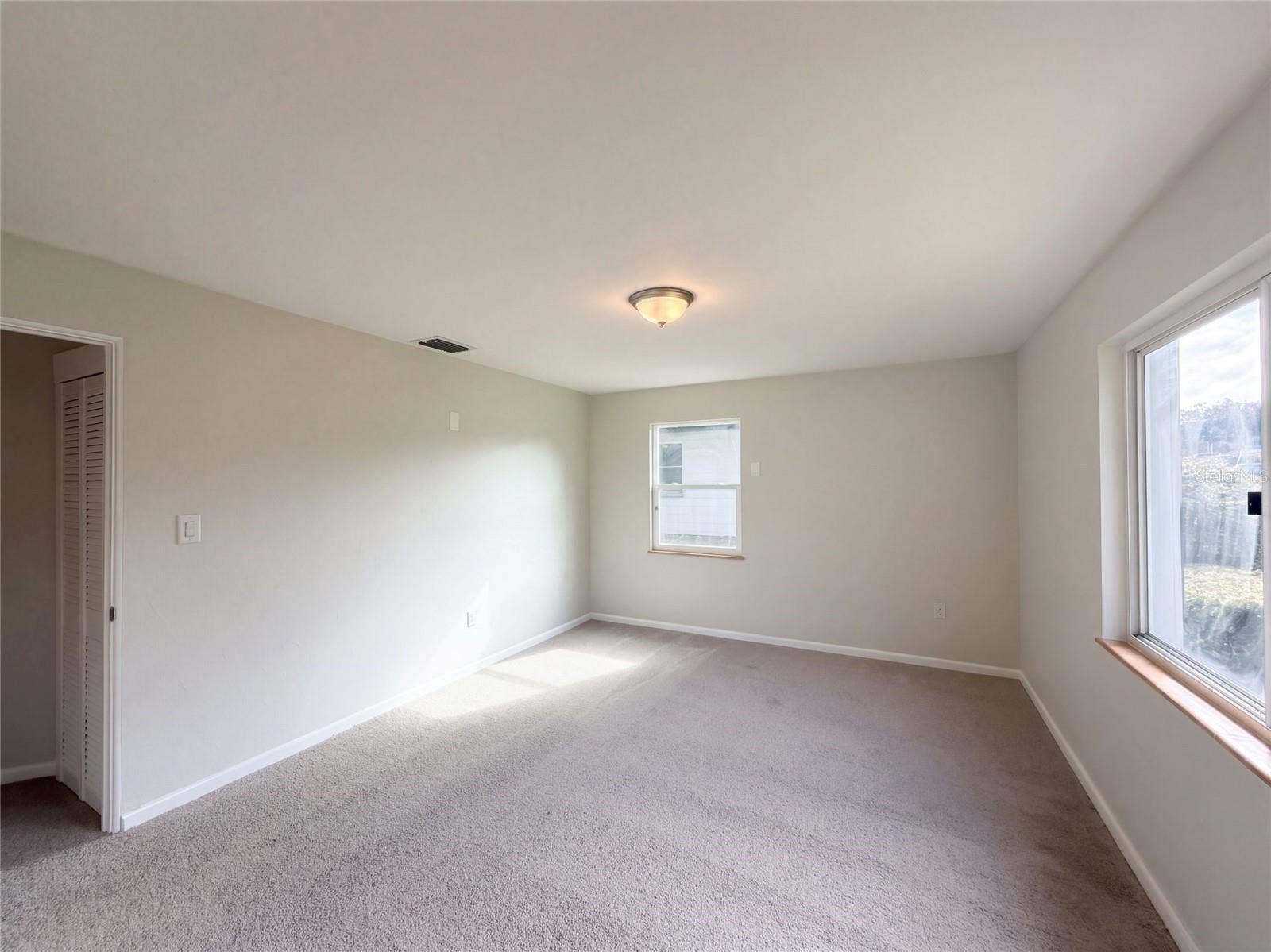 411 W SEMINOLE AVENUE, Eustis, FL 32726 411 W SEMINOLE AVENUE, Eustis, FL 32726