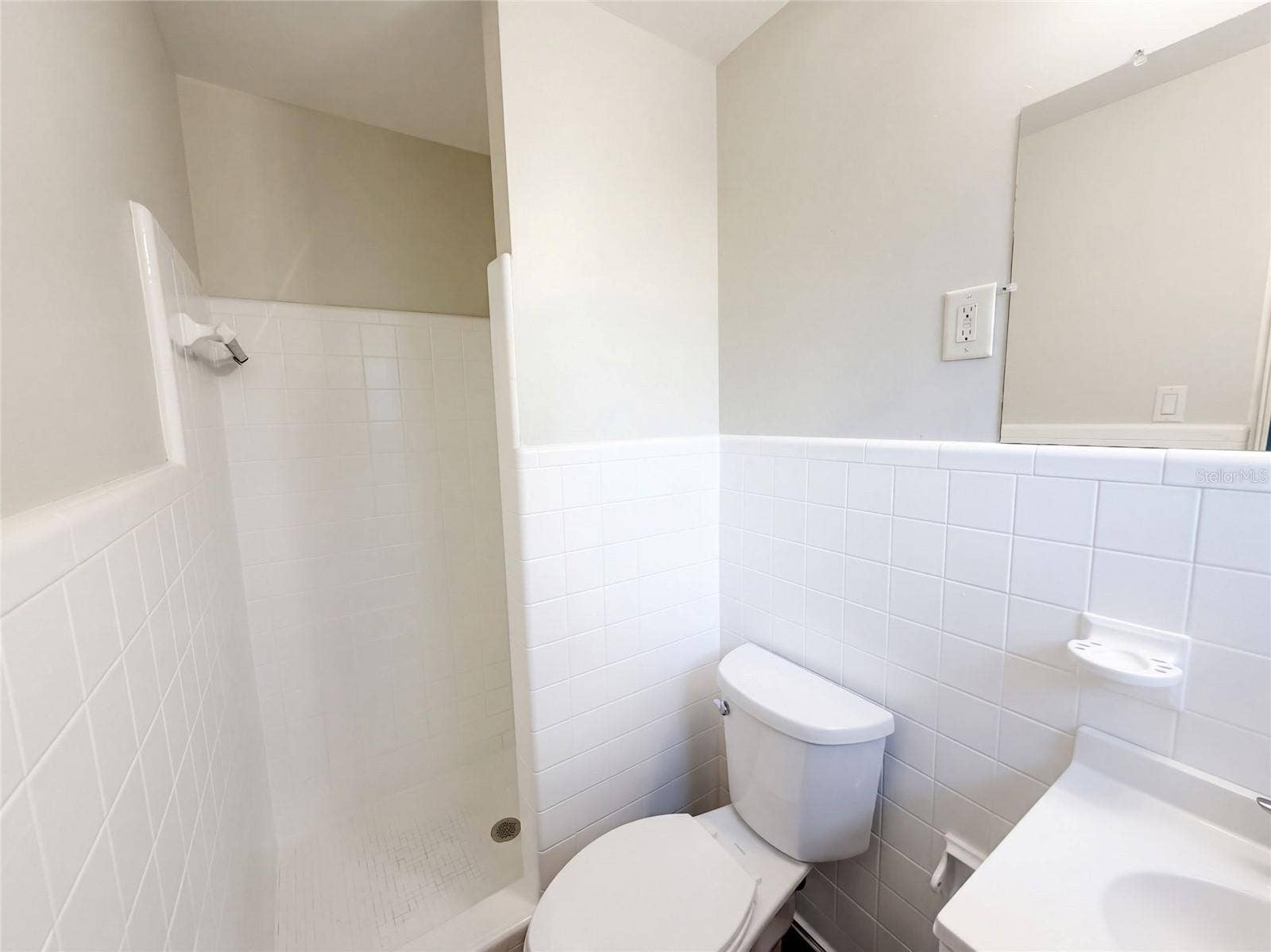 411 W SEMINOLE AVENUE, Eustis, FL 32726 411 W SEMINOLE AVENUE, Eustis, FL 32726