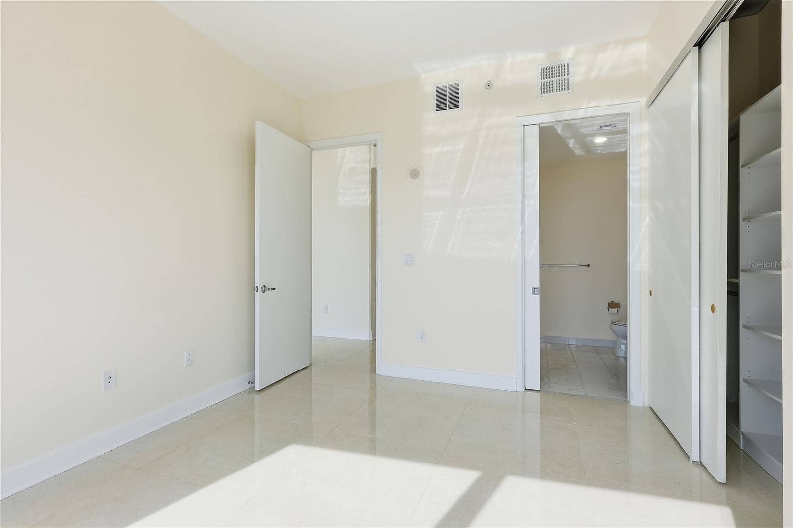 150 E ROBINSON ST, #2002, Orlando, FL 32801 150 E ROBINSON ST, #2002, Orlando, FL 32801