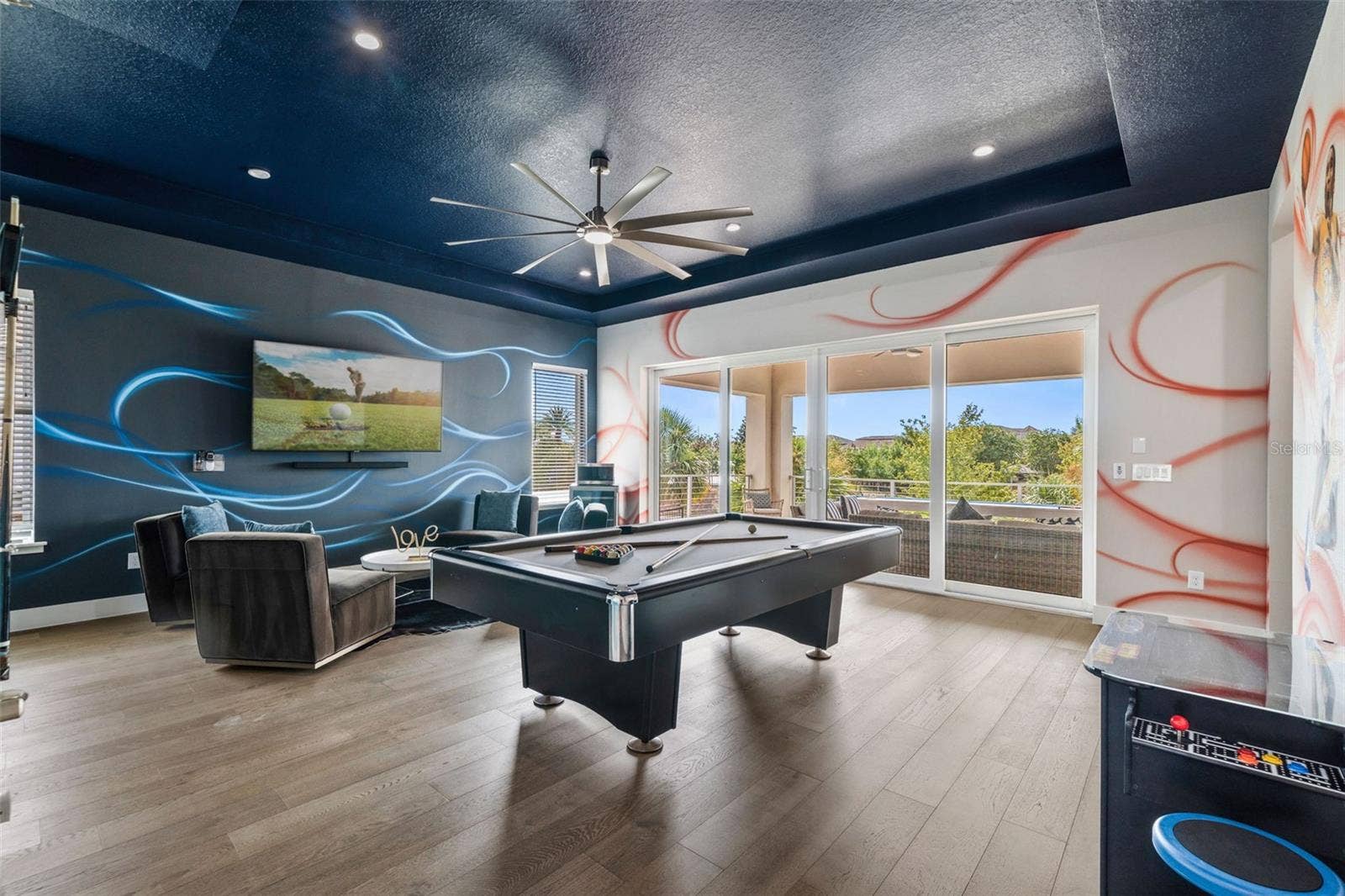 2nd floor loft area