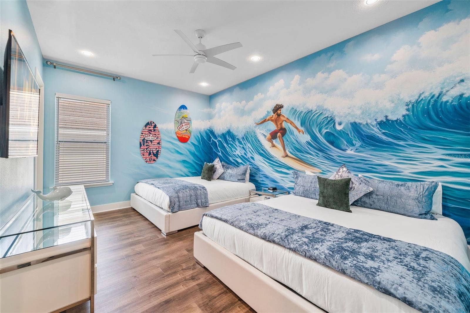 Kids themed bedroom