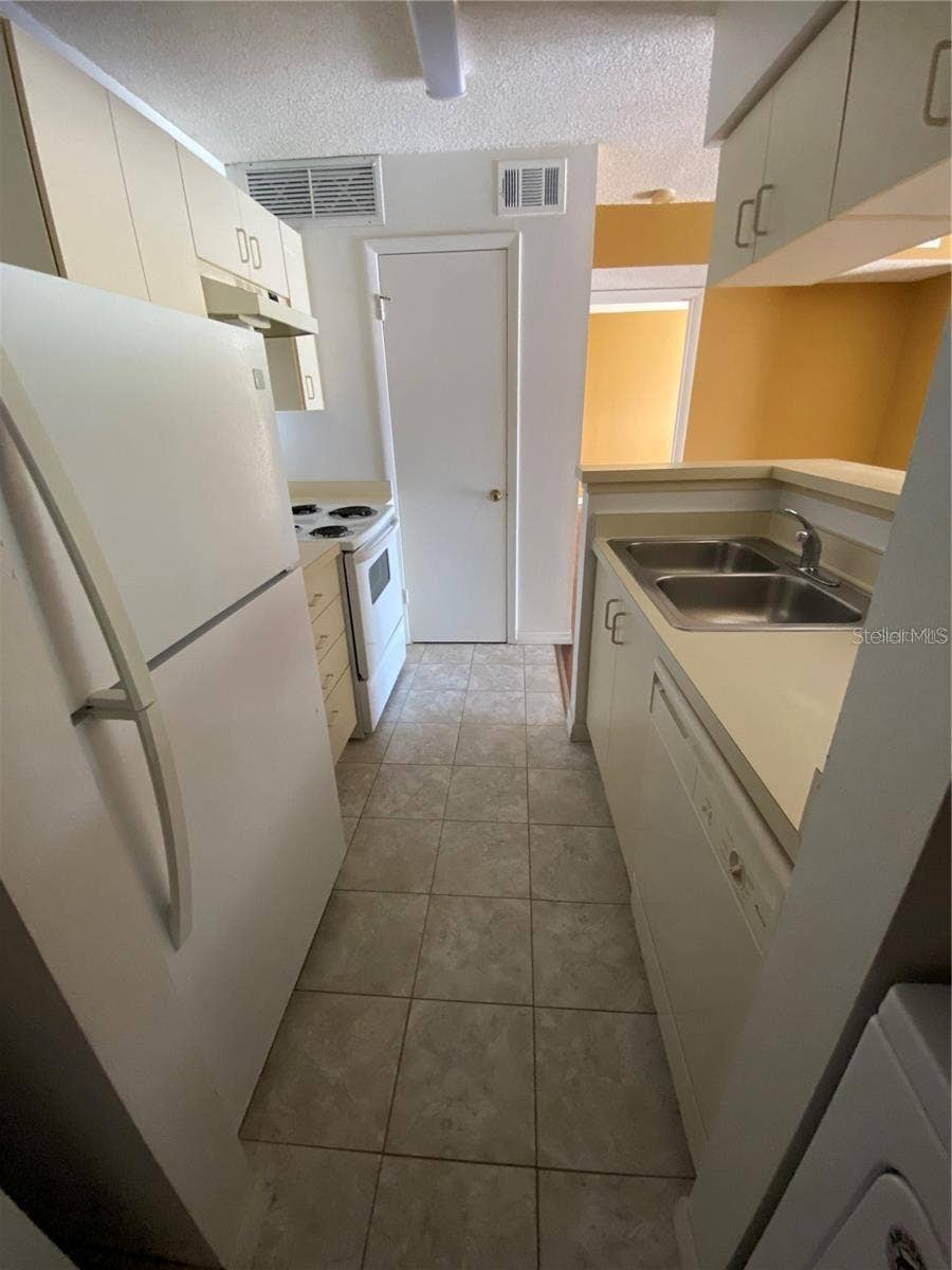 320 FORESTWAY CIRCLE, #307, Altamonte Springs, FL 32701 320 FORESTWAY CIRCLE, #307, Altamonte Springs, FL 32701