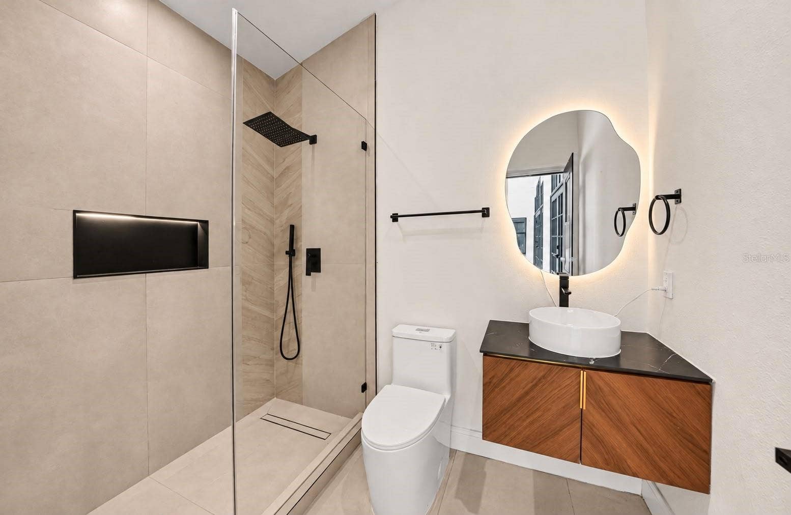 4901 HALLSTEAD WAY, Tampa, FL 33647 Bathroom