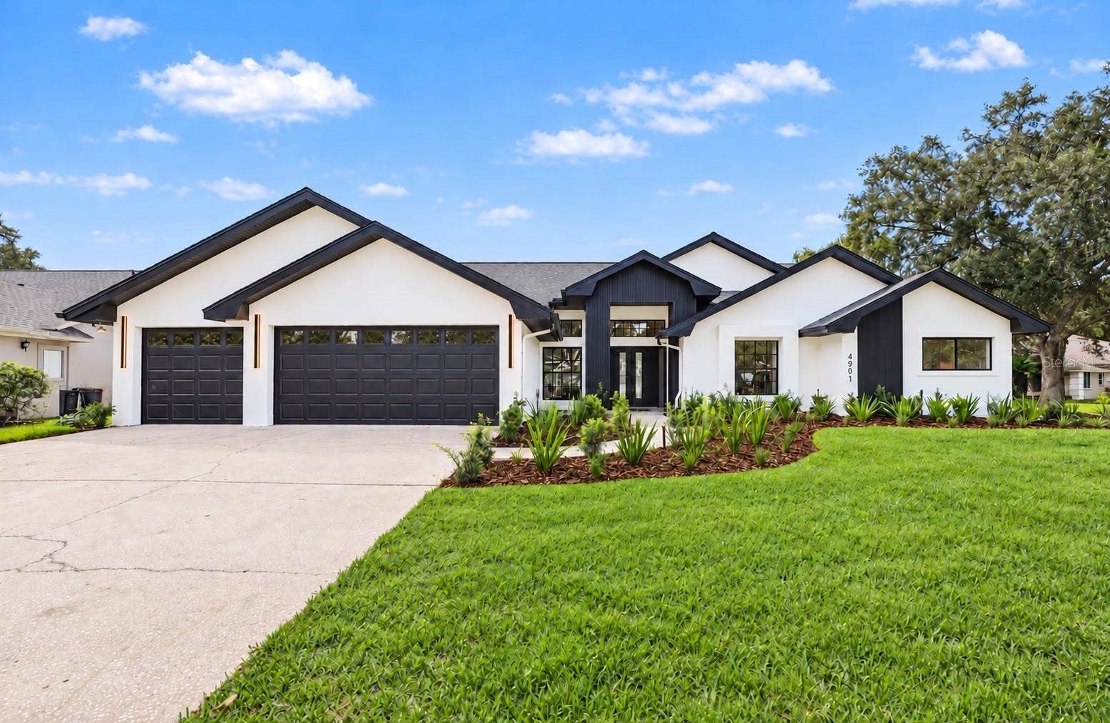 4901 HALLSTEAD WAY, Tampa, FL 33647 Front