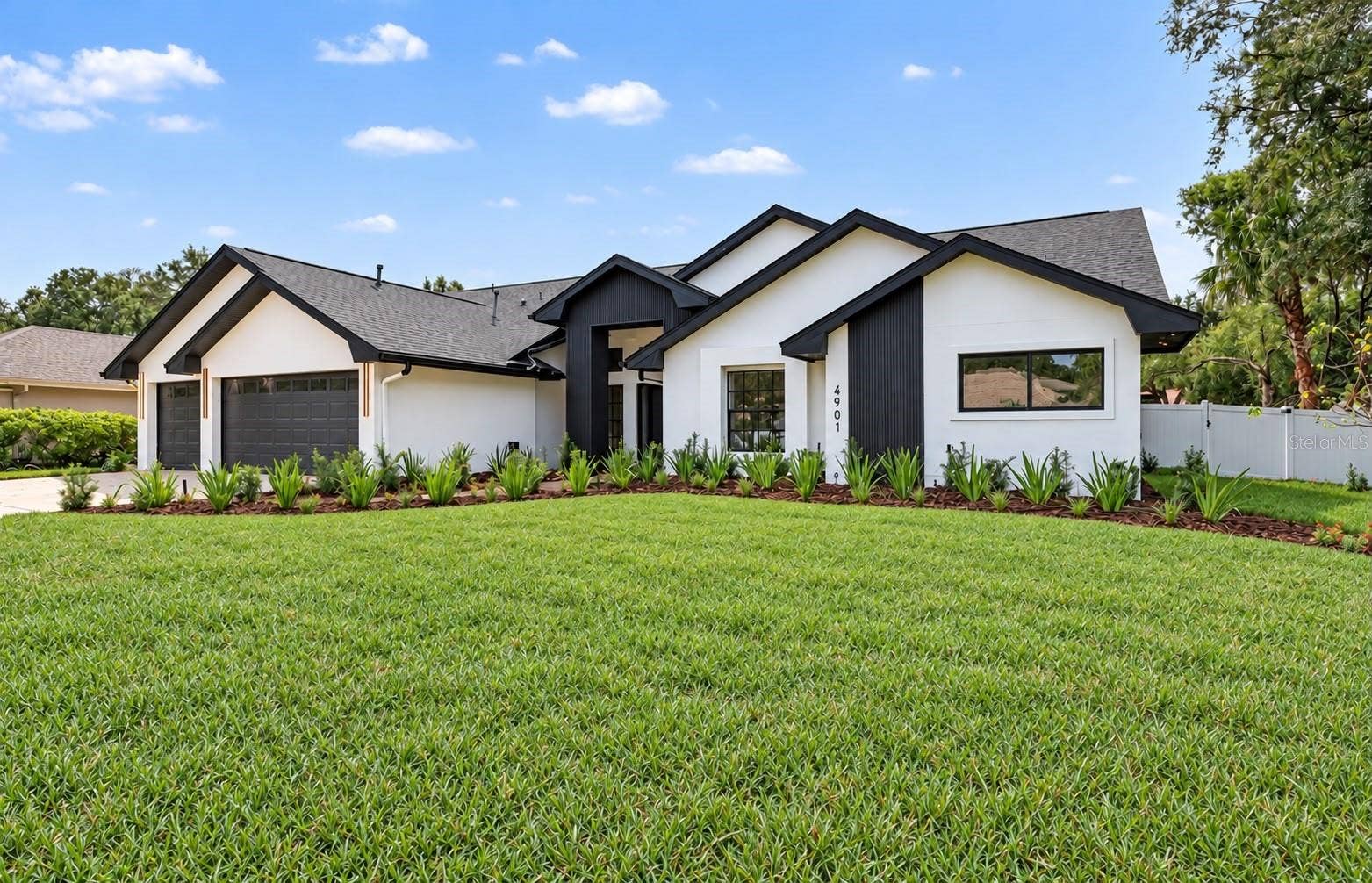 4901 HALLSTEAD WAY, Tampa, FL 33647 Front