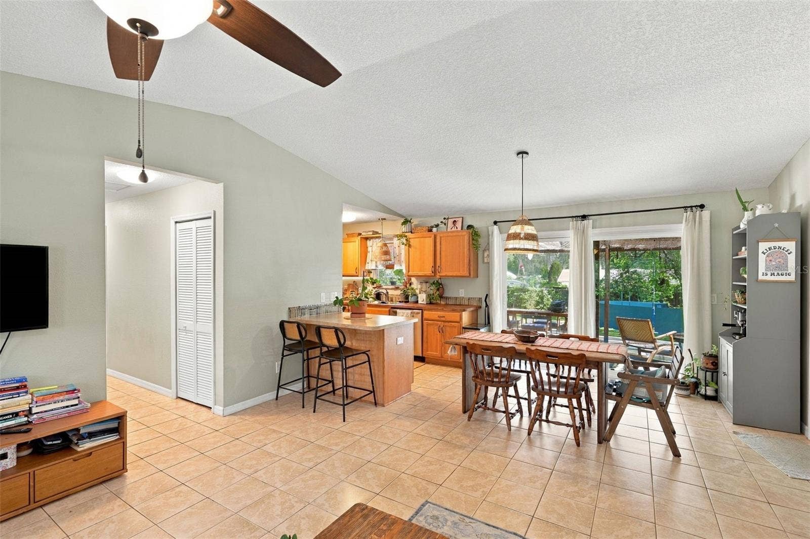 637 PRATT STREET, Deland, FL 32720 637 PRATT STREET, Deland, FL 32720