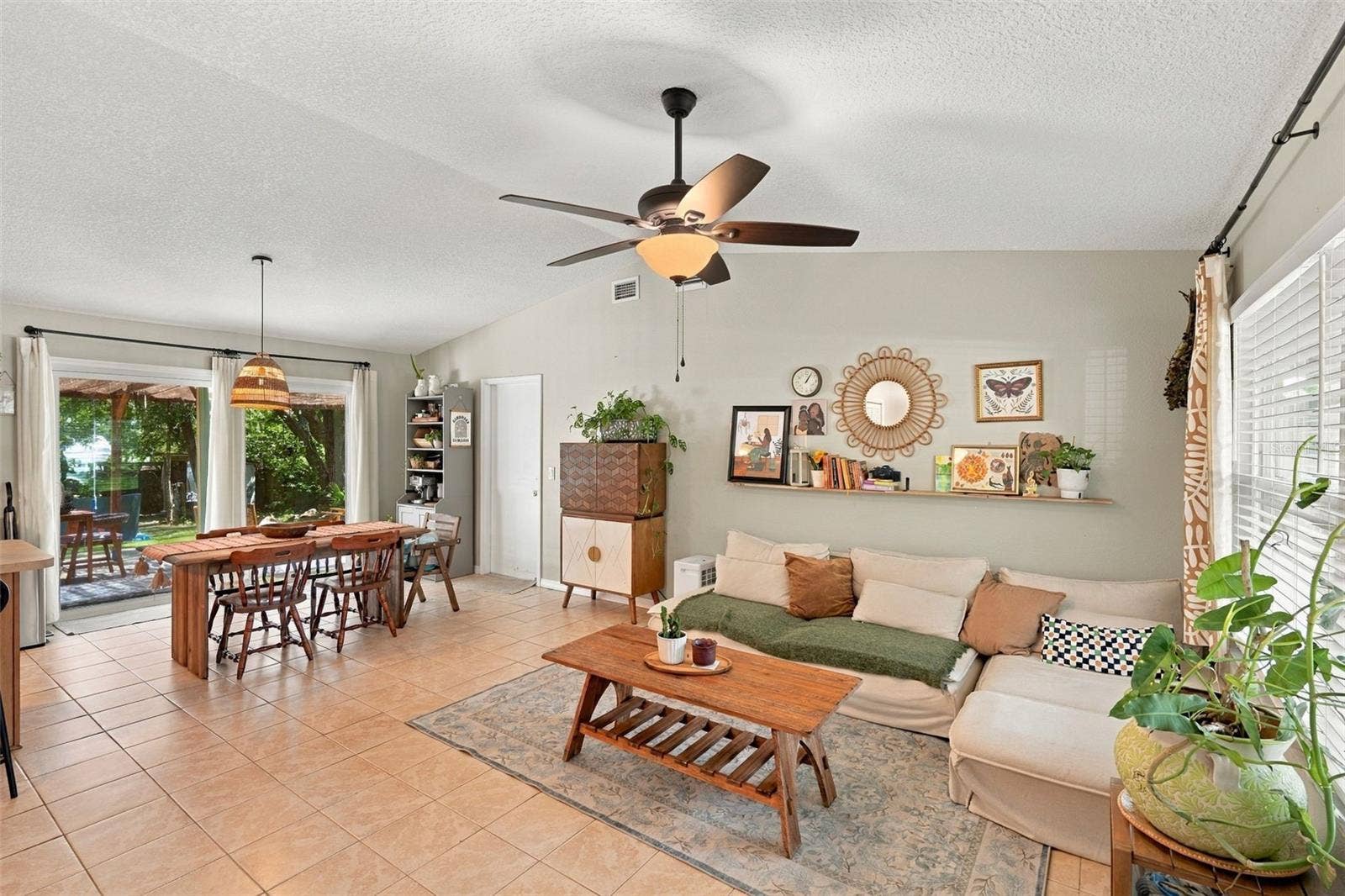 637 PRATT STREET, Deland, FL 32720 637 PRATT STREET, Deland, FL 32720
